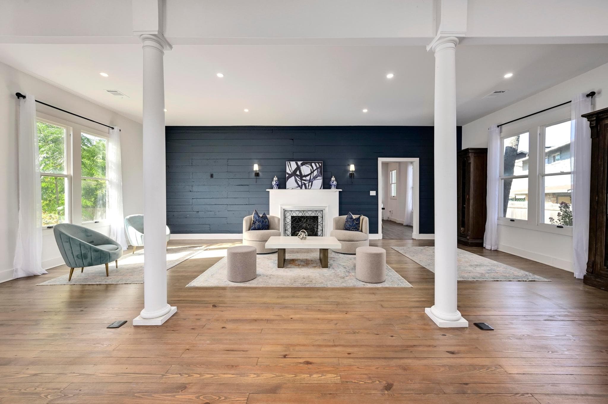 1603  Taylor Gaines St