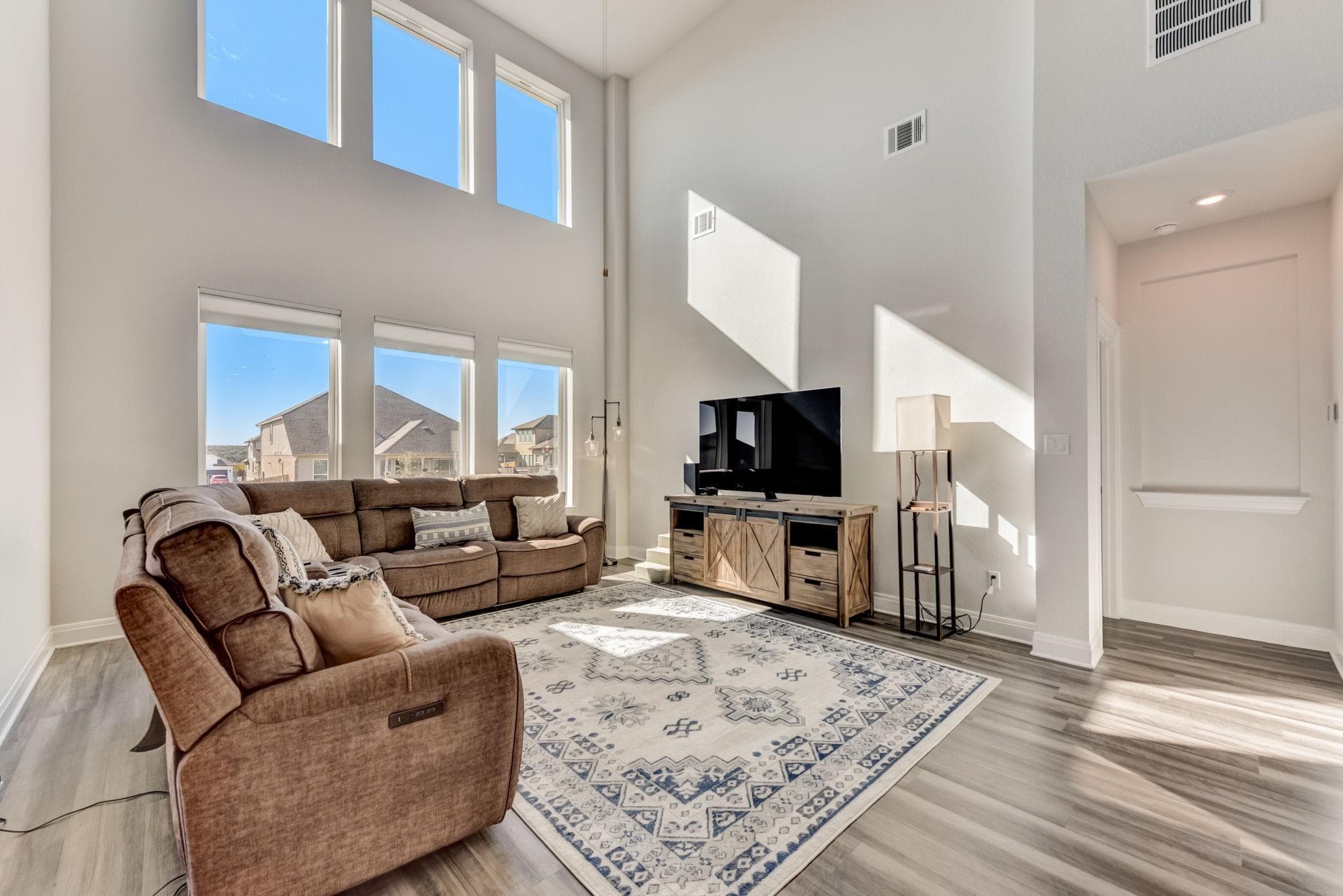 2121  Prairie Oaks Dr