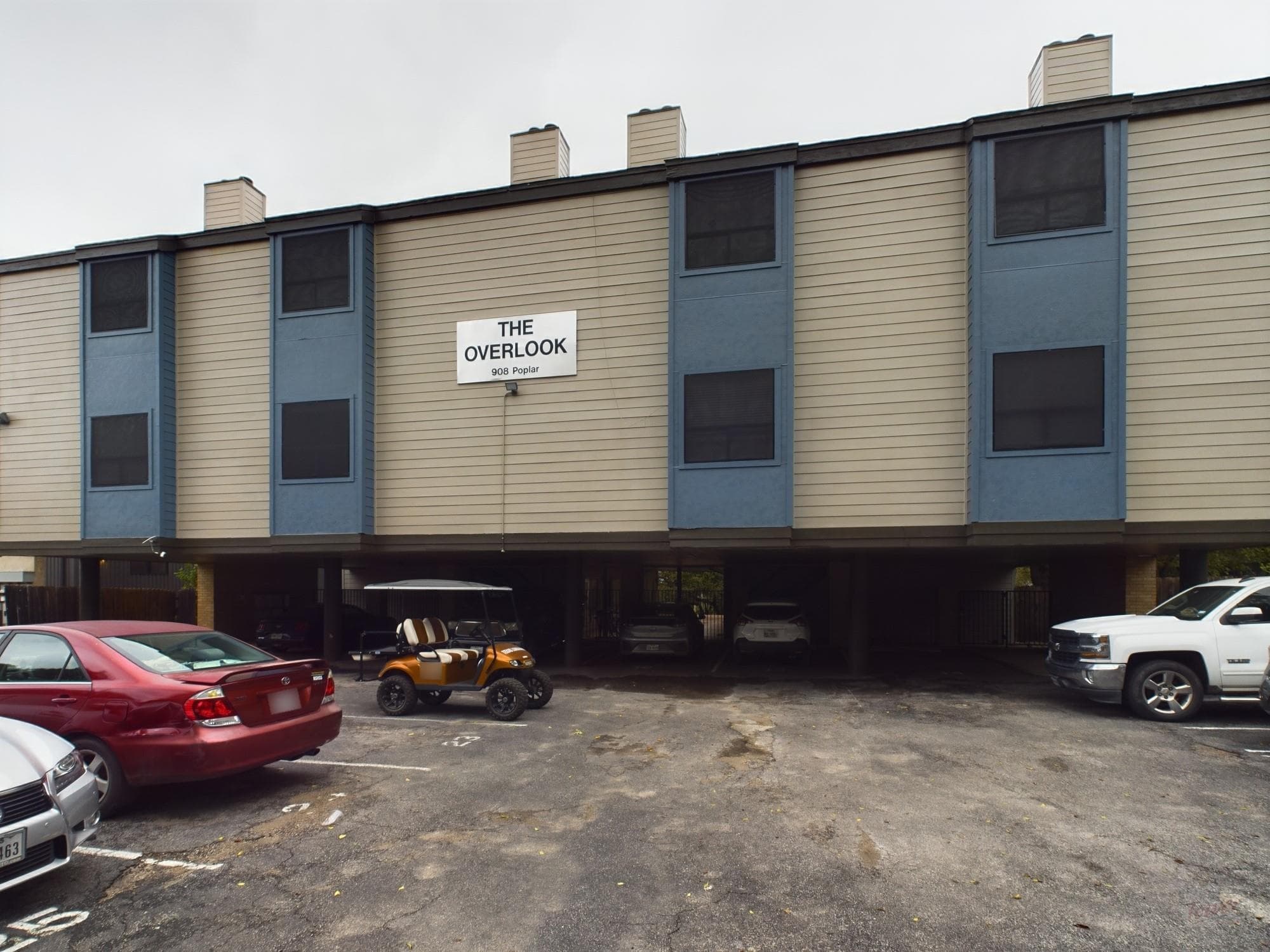 908  Poplar St  #201
