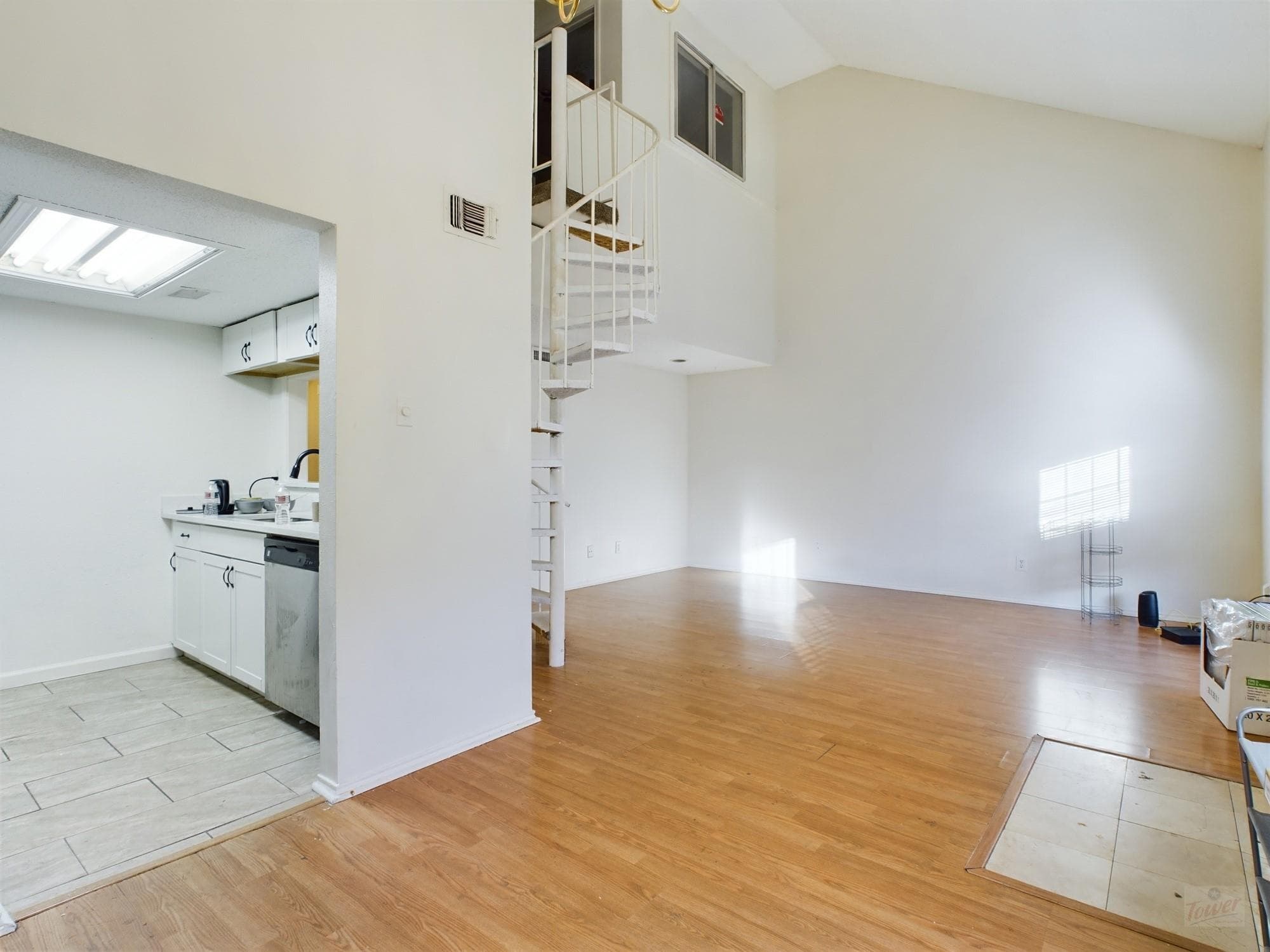 2401  Leon St  #303