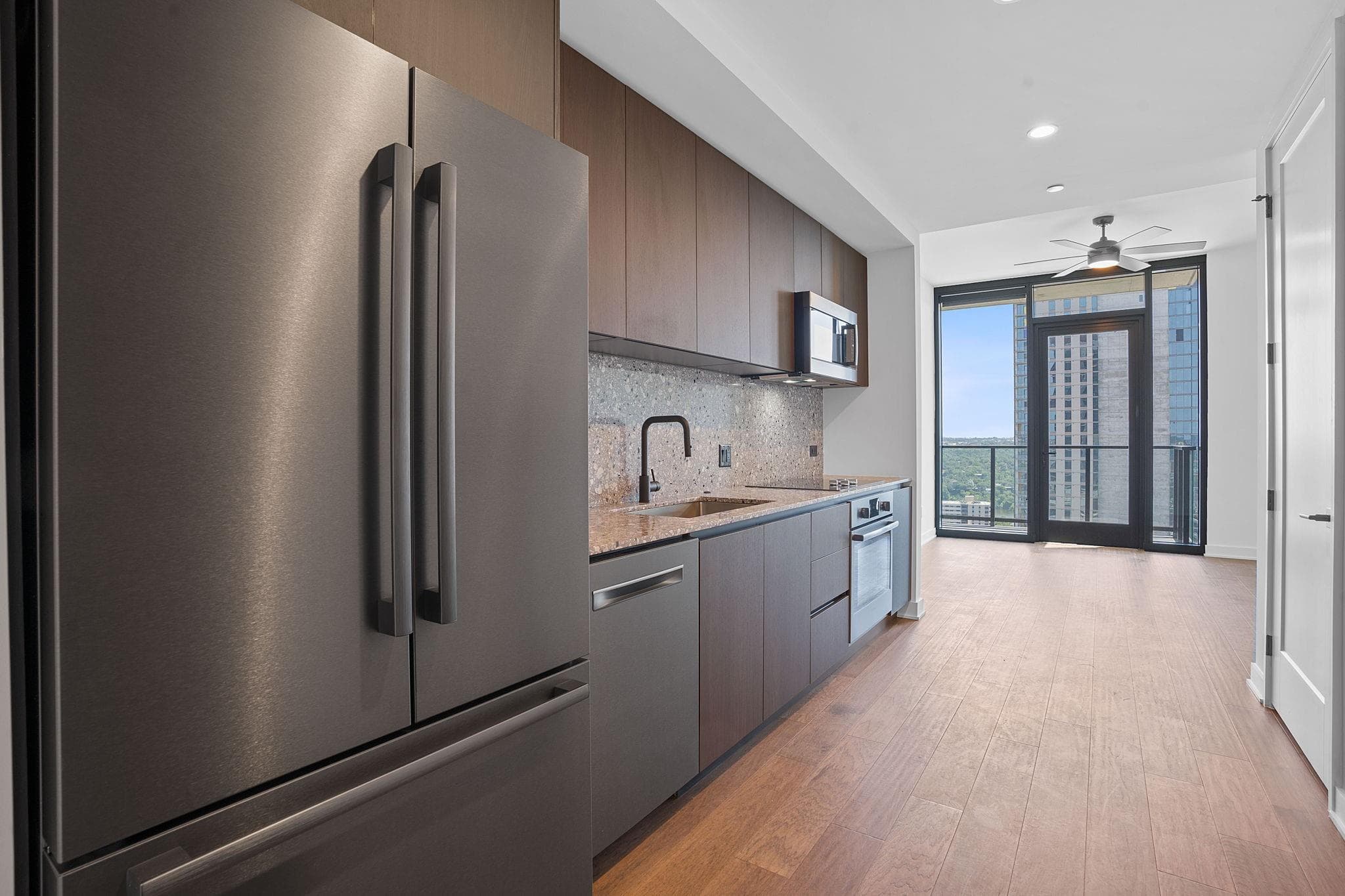 84  East Ave  #2708