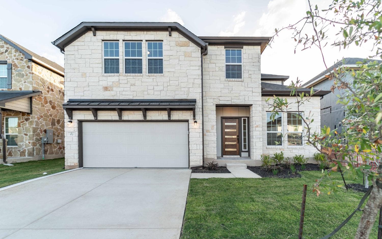 332  Hollister Dr