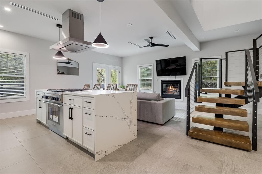 1109 W Annie St