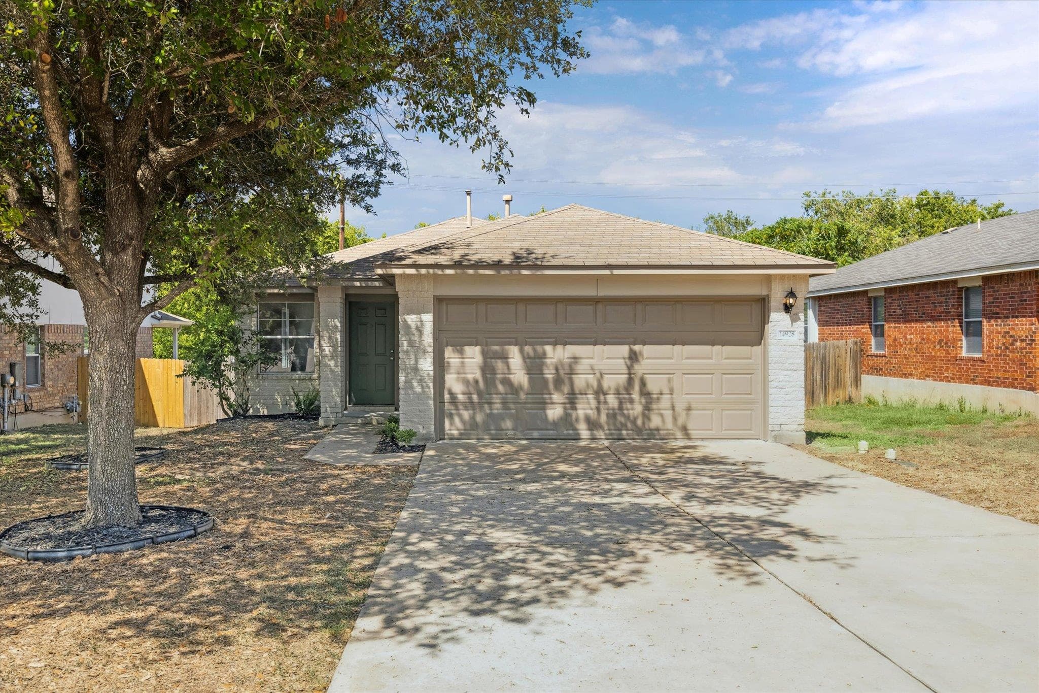 14928  Sassafras Trl