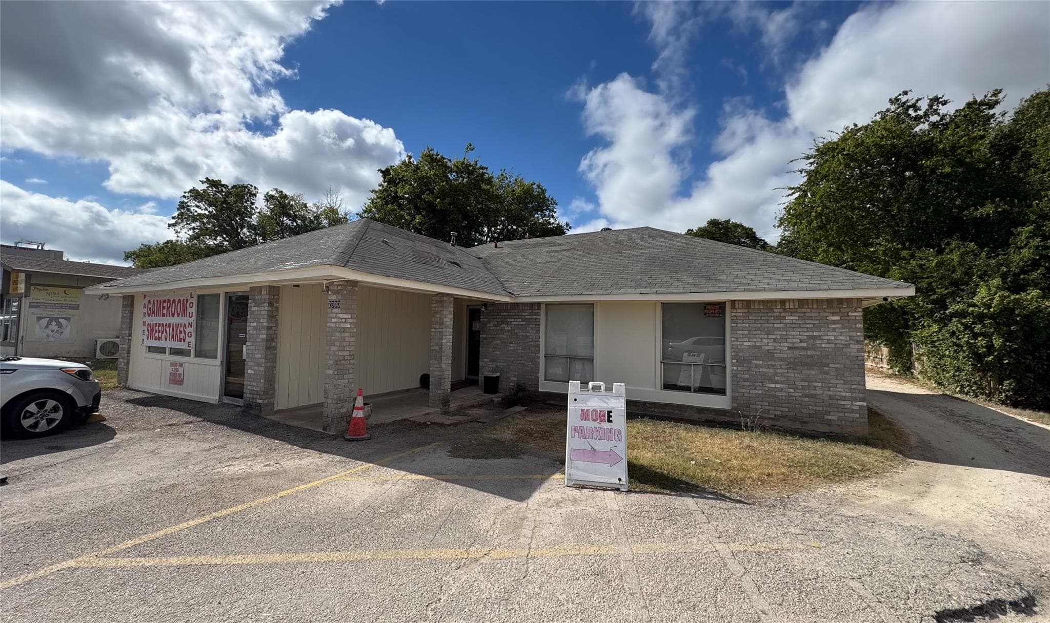 2303 W Parmer Ln