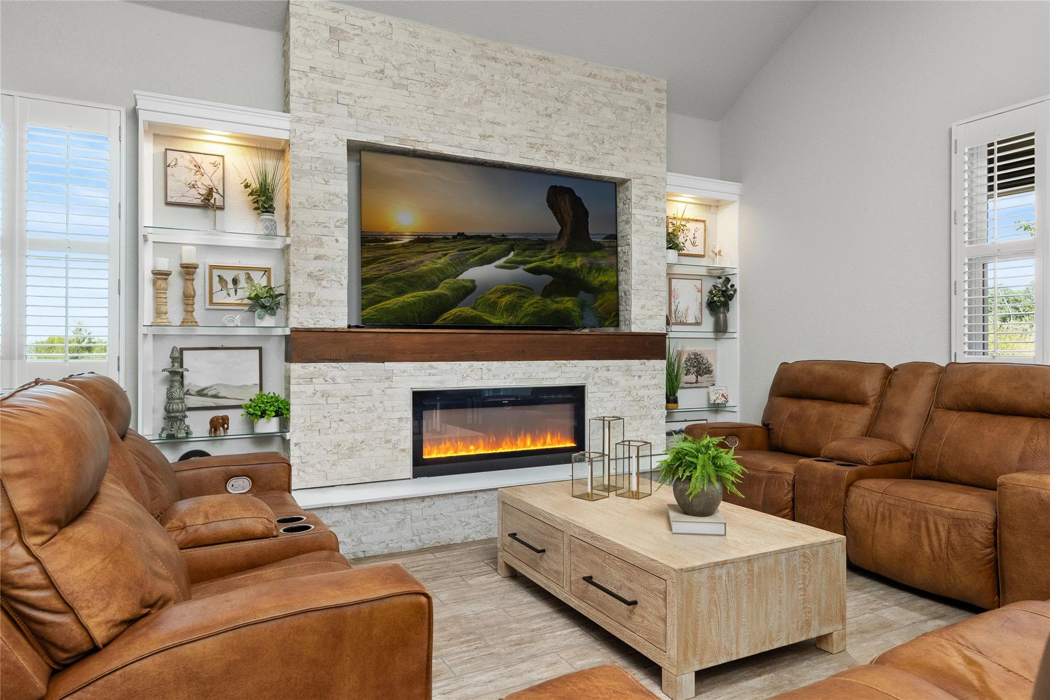 604  Academy Oaks Dr