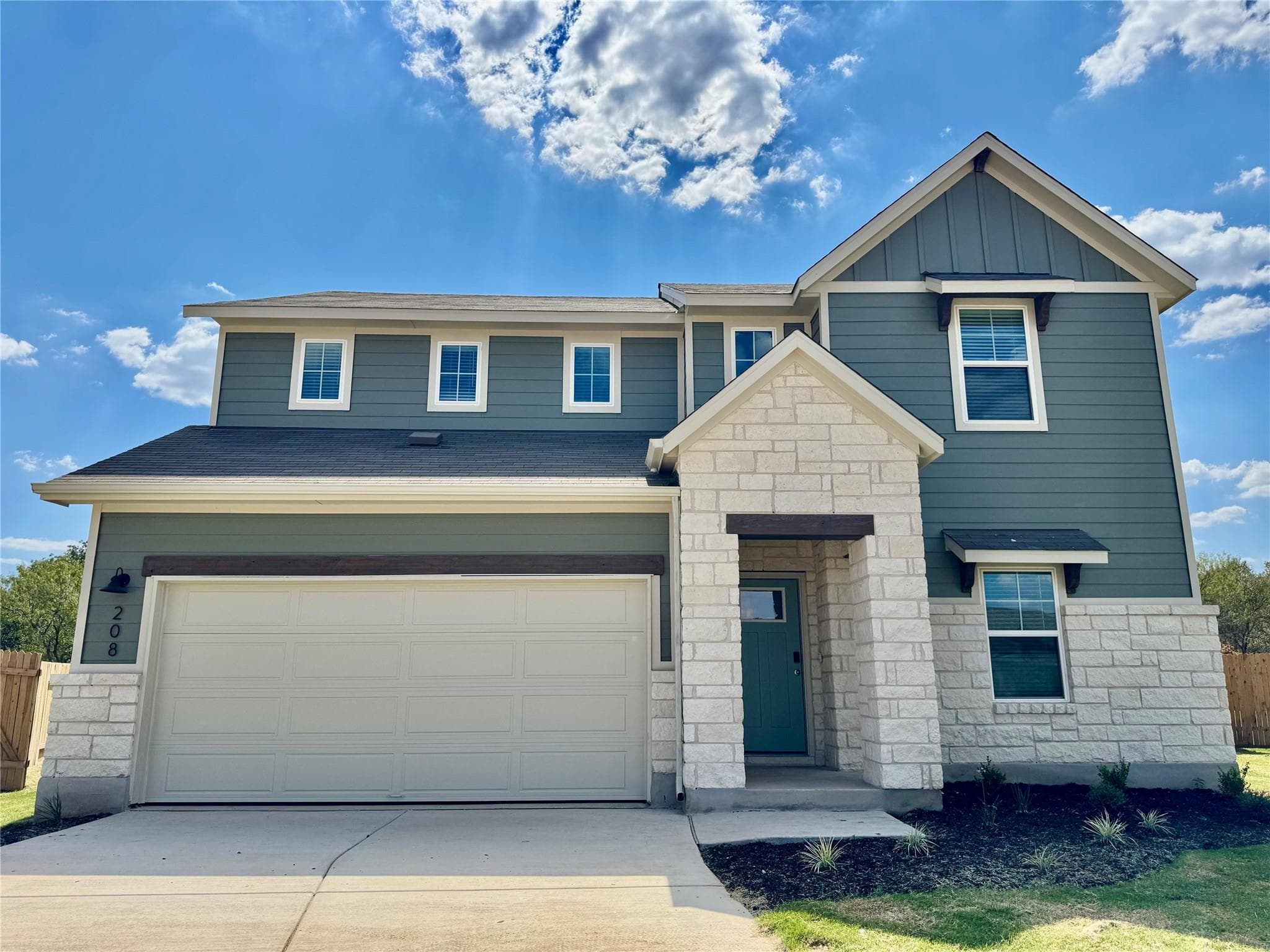 208  Coopers Hawk Crest None