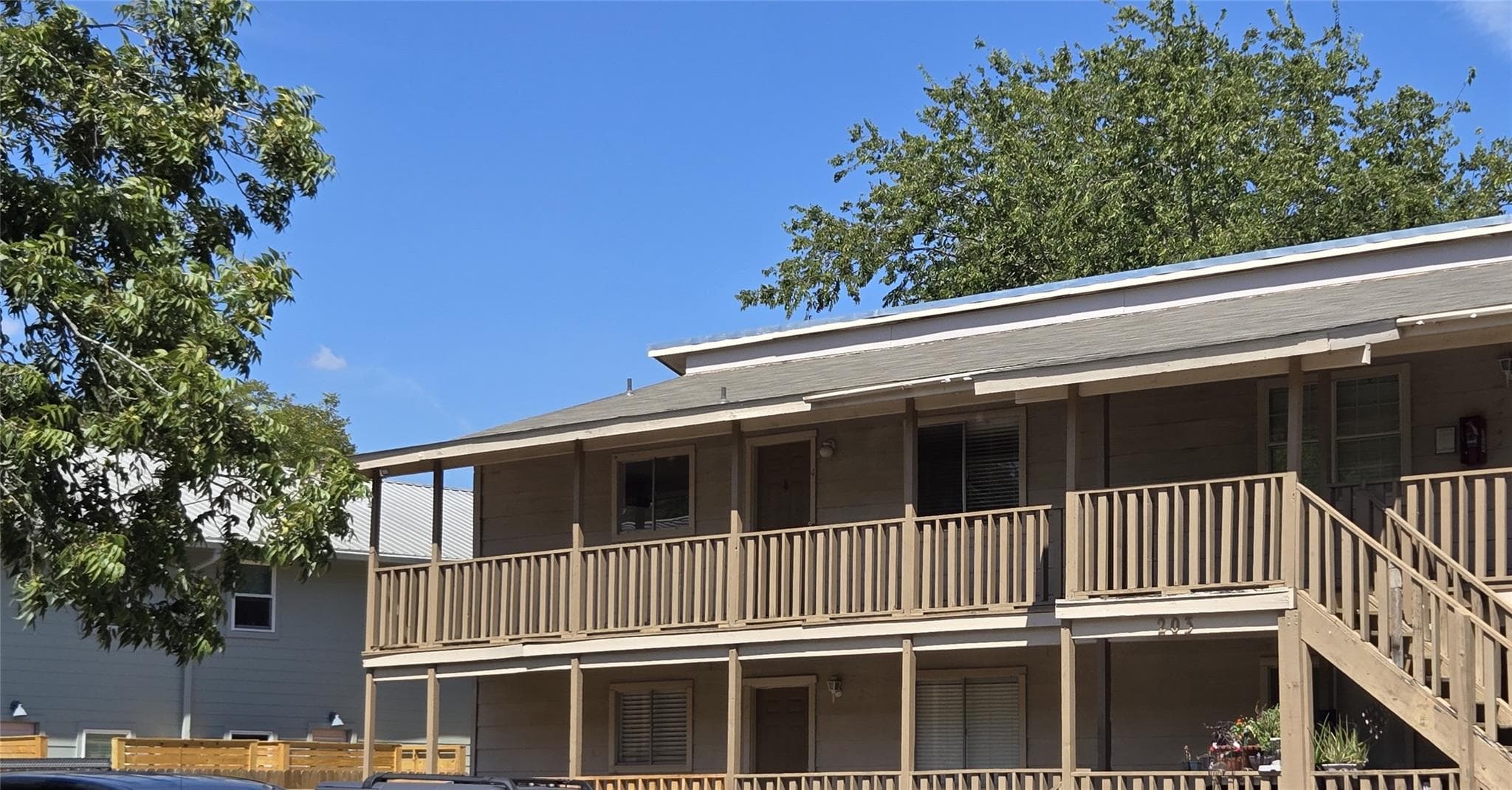 203 S Mitchell St St  #4