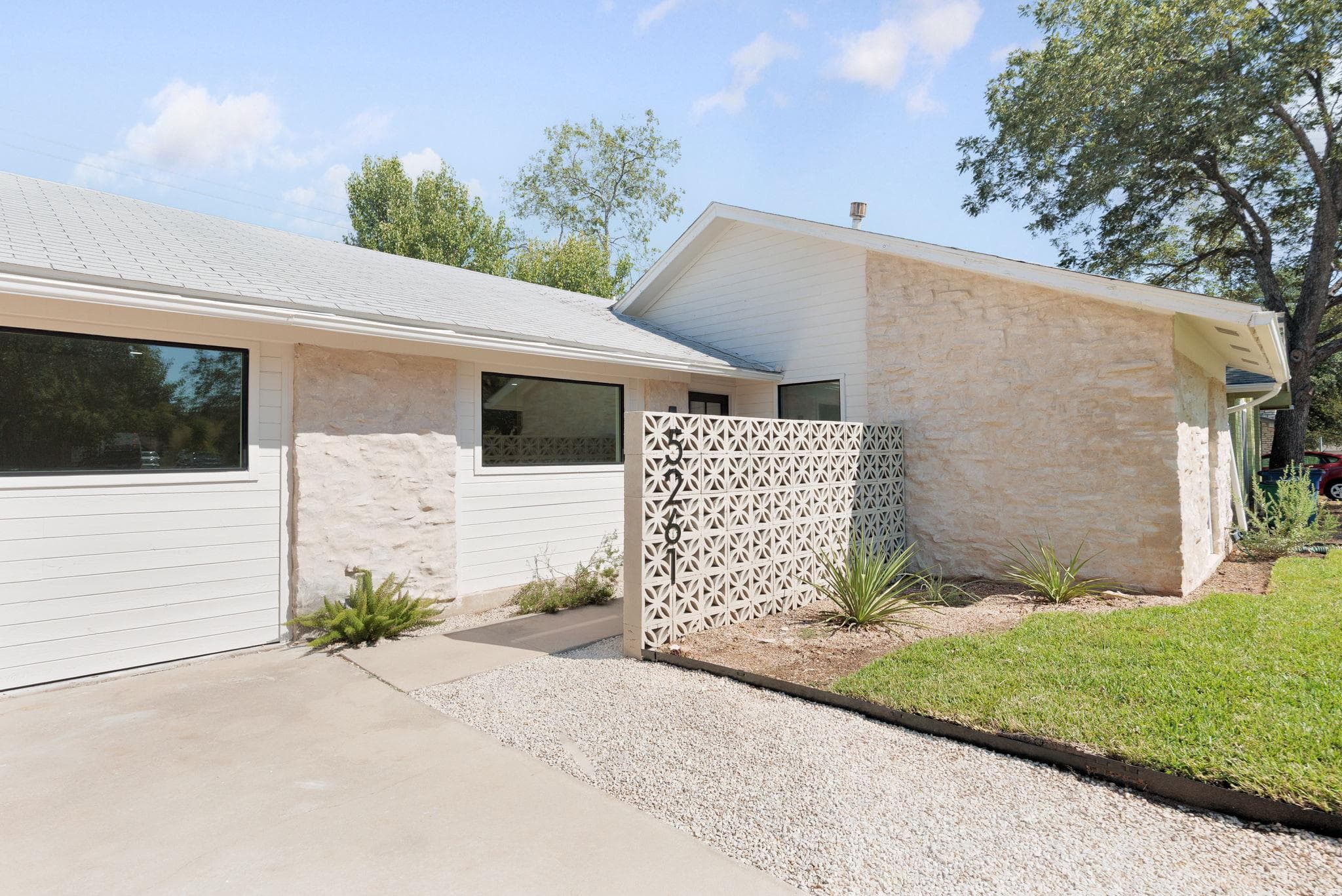 5261  Meadow Creek Dr