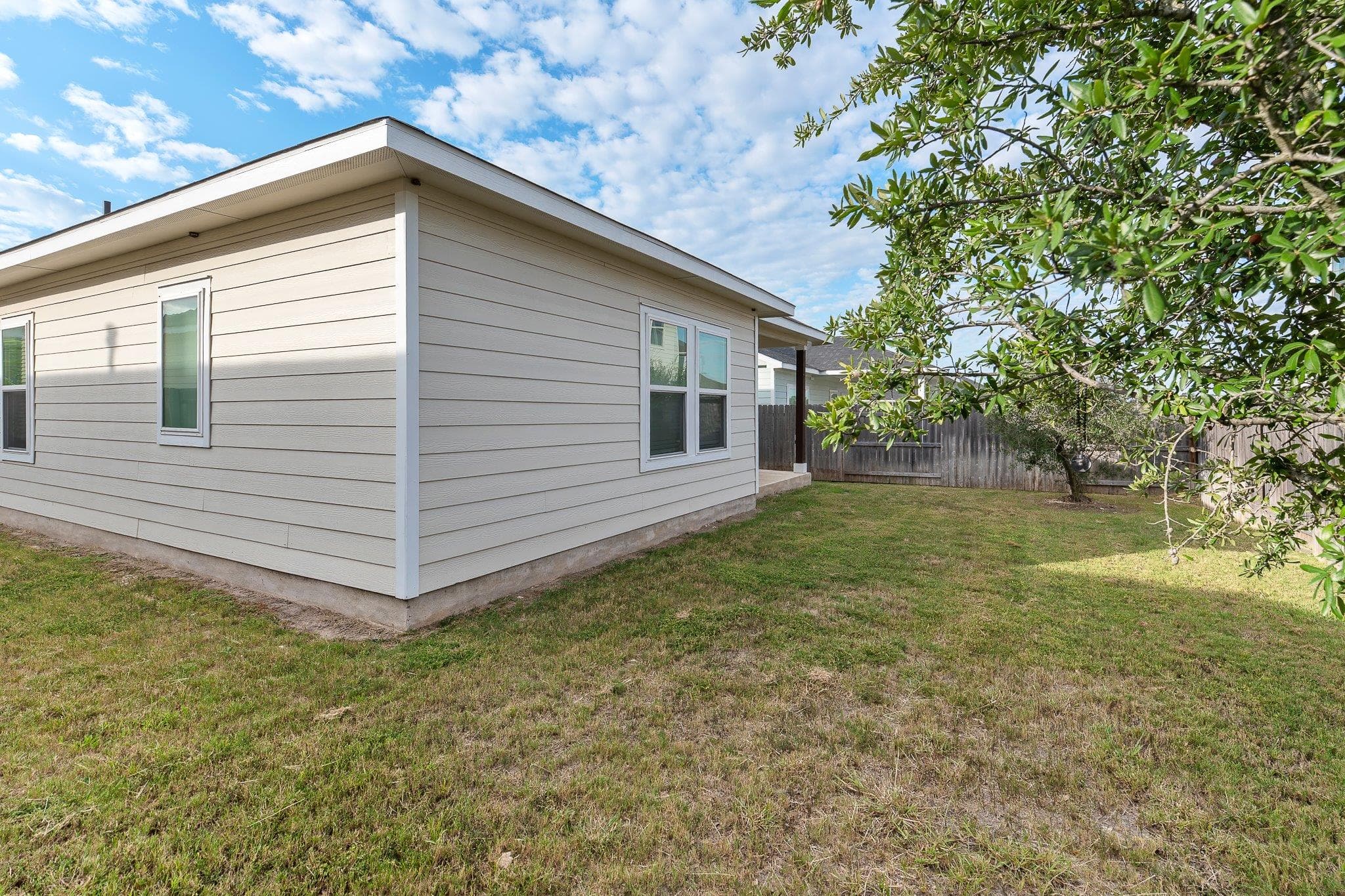 216  Blue Hibiscus Dr