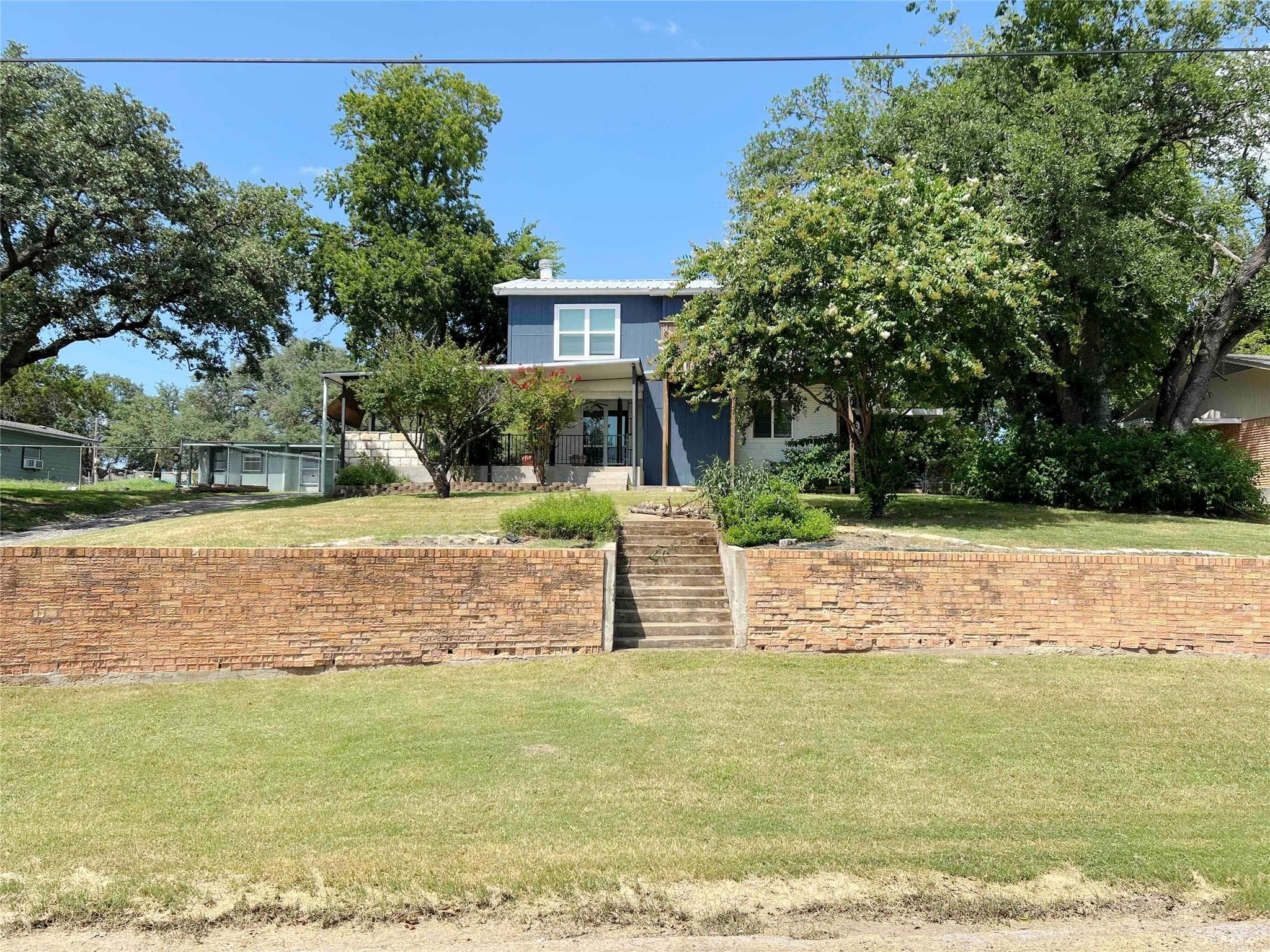 425  Woodland Point Rd