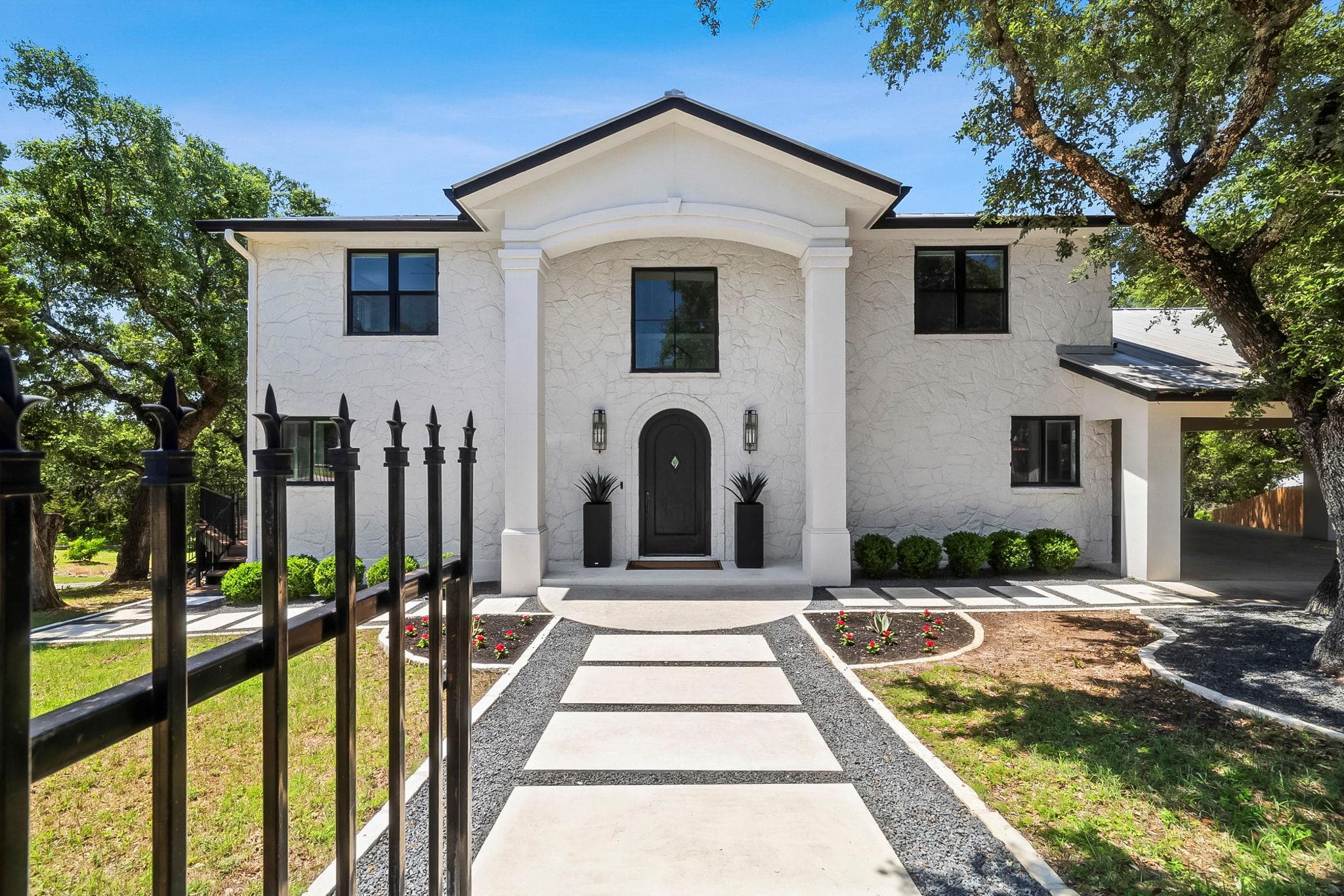 1242  STAGECOACH DR Dr