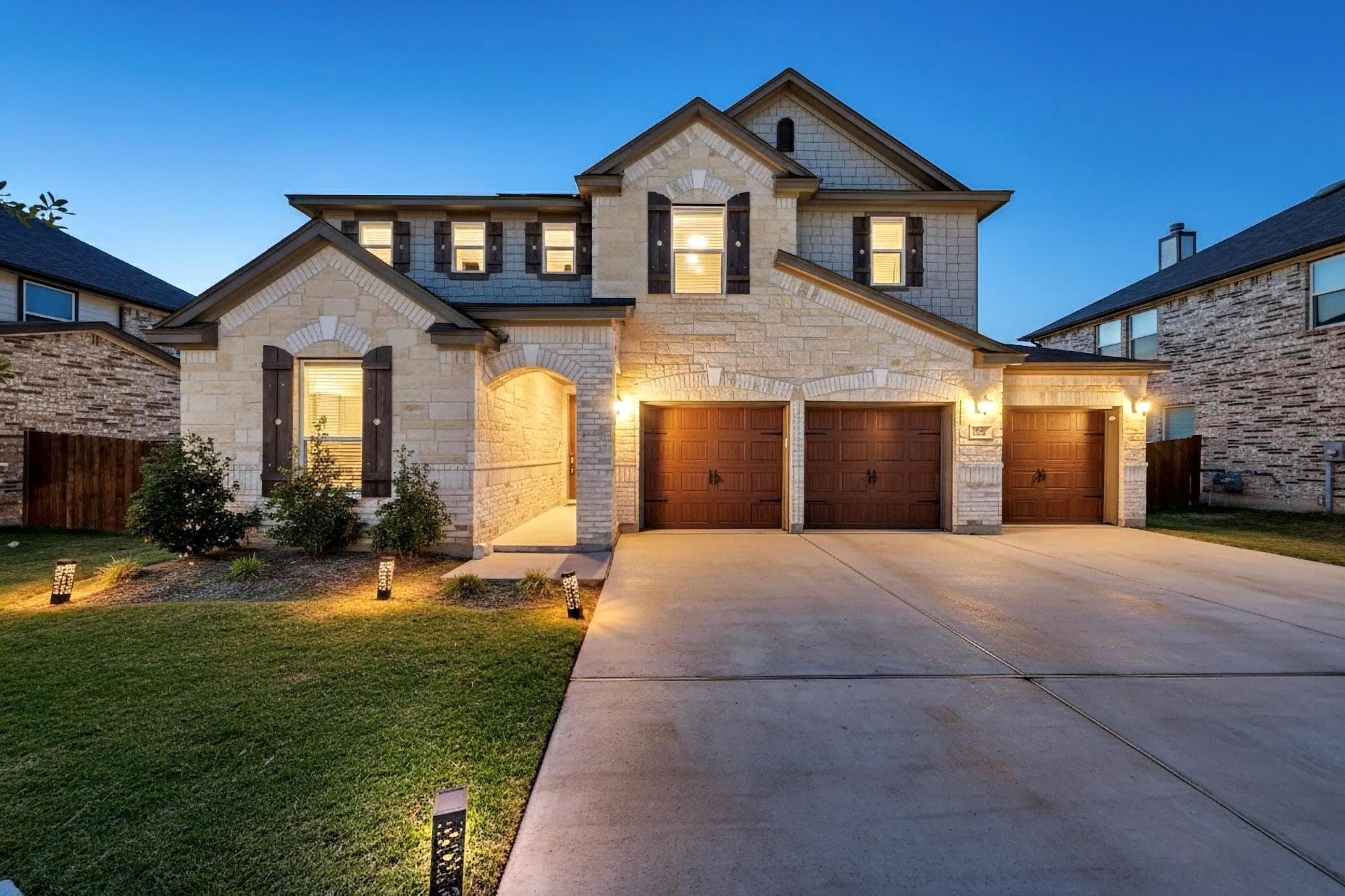 3830  Riardo Dr