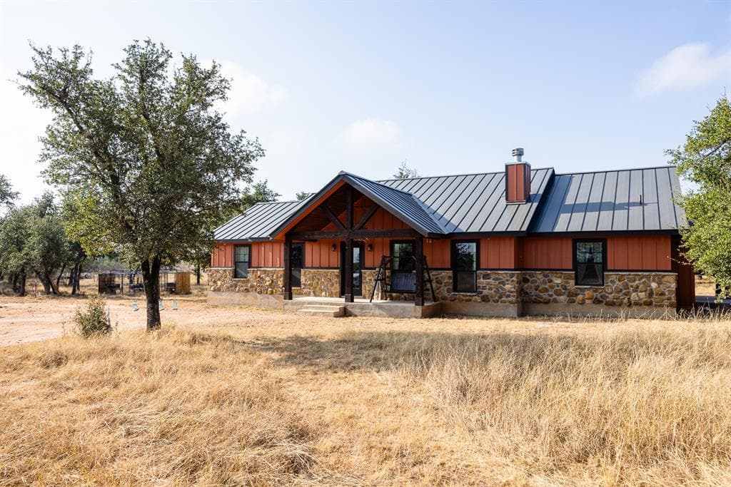300  Kiowa Creek Trl