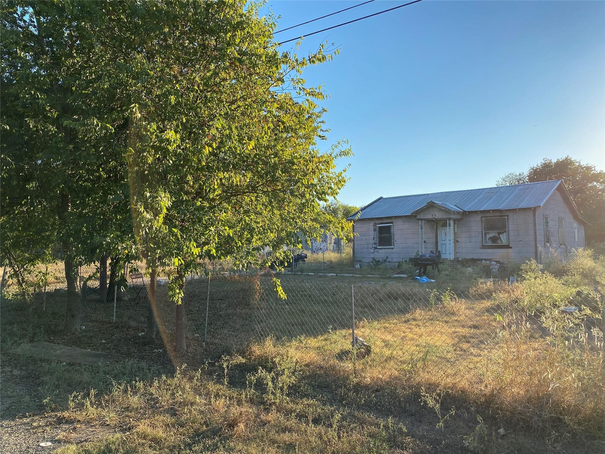 404  Whispering Oaks Loop