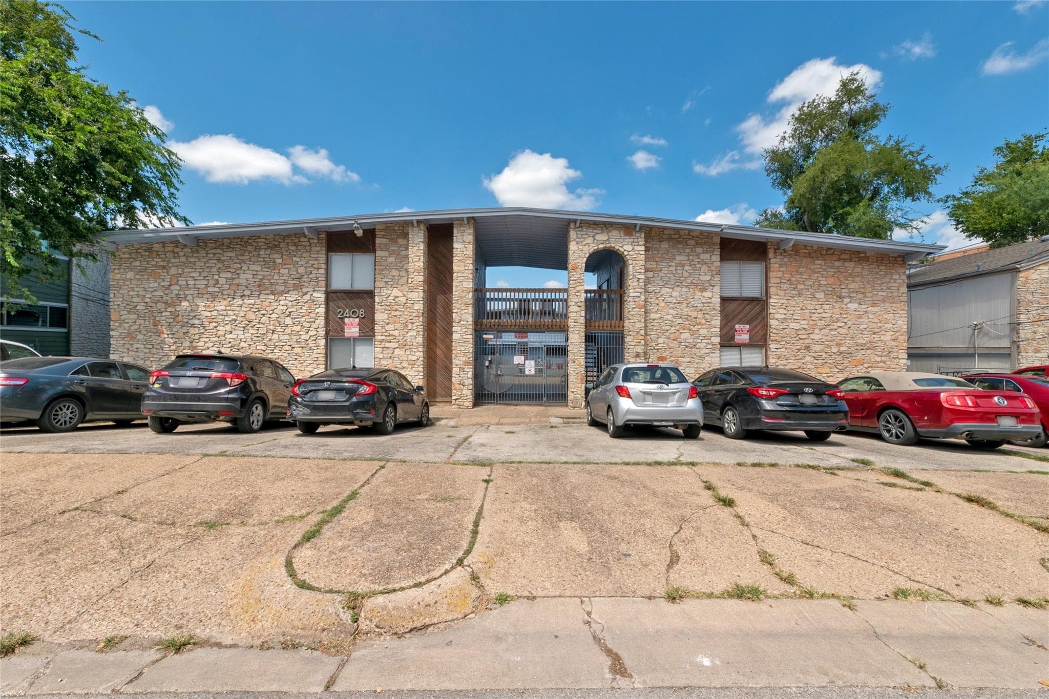 2408  Longview St  #113