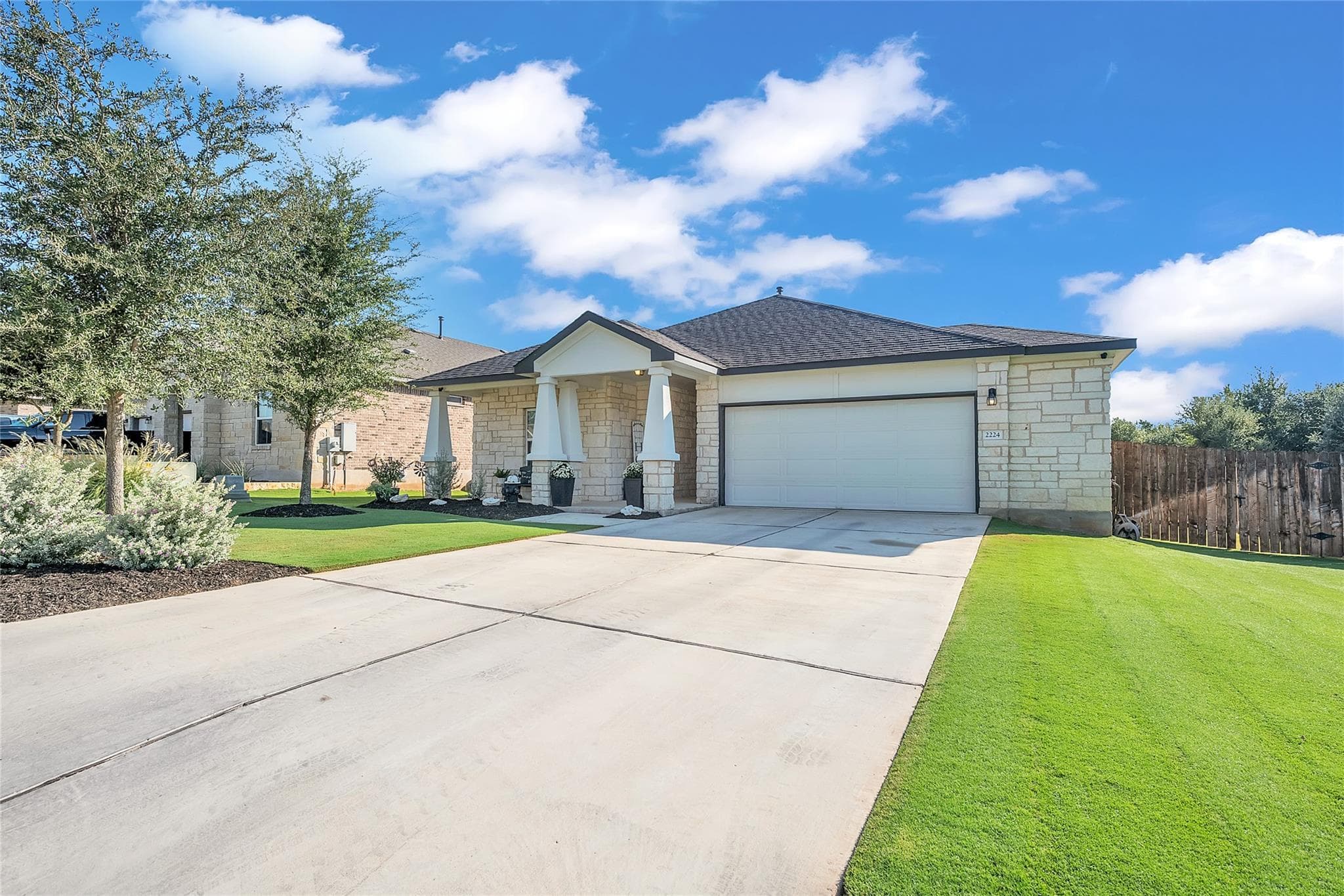 2224  River Place Ln