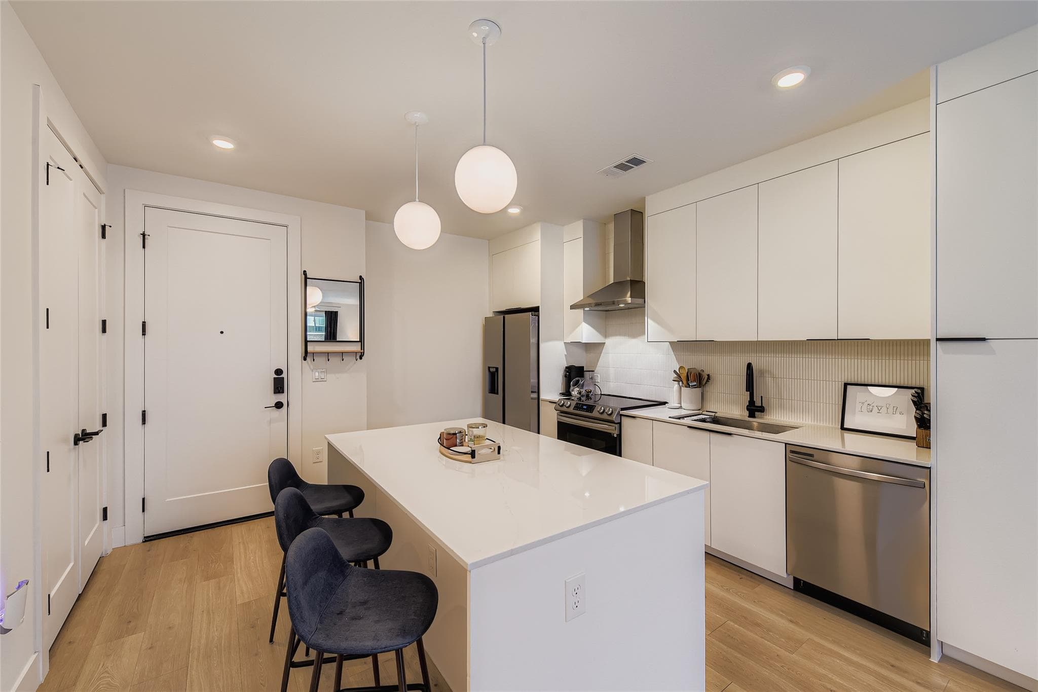 1701  Simond Ave  #513