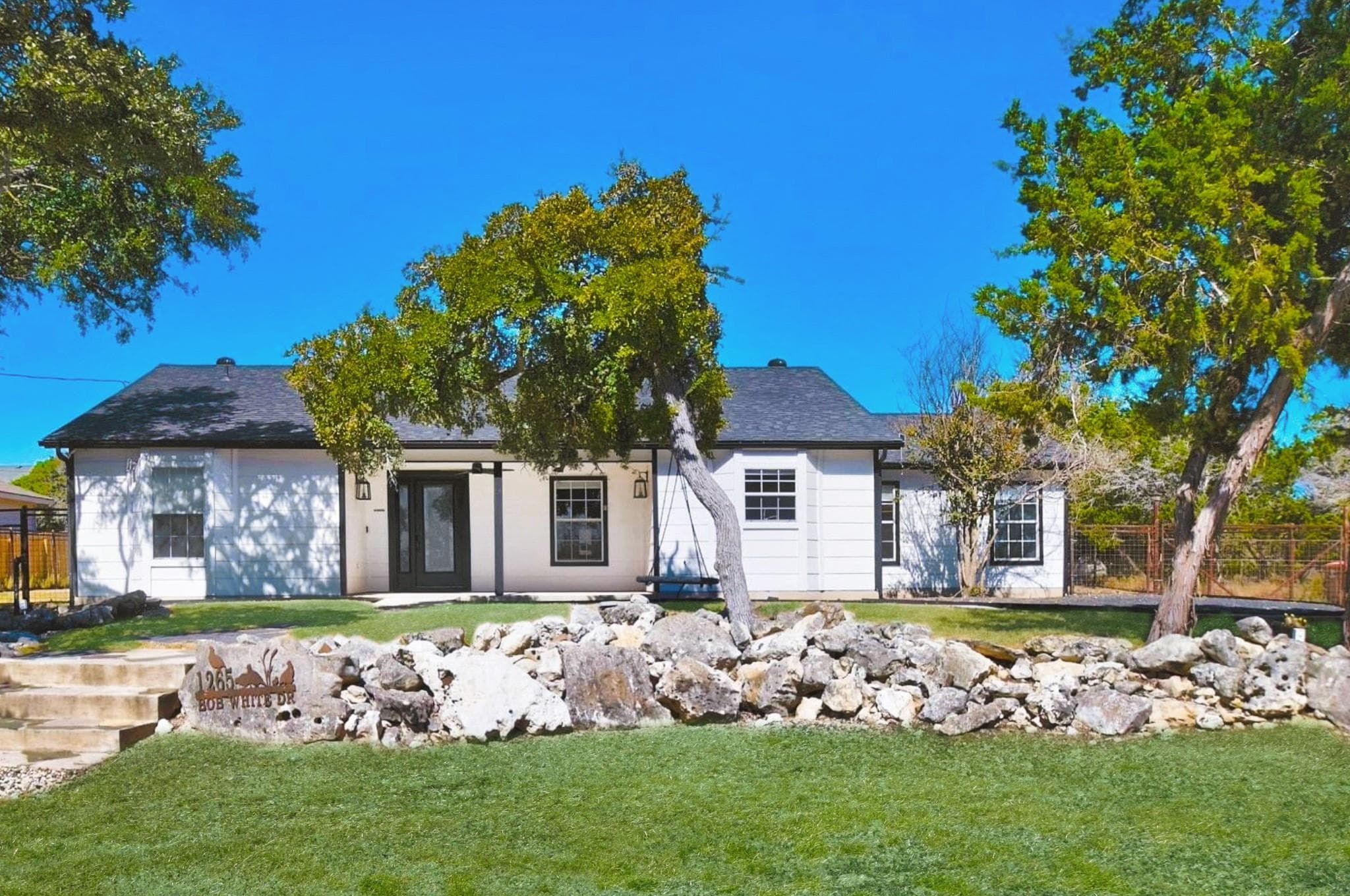 1265 Bob White Dr