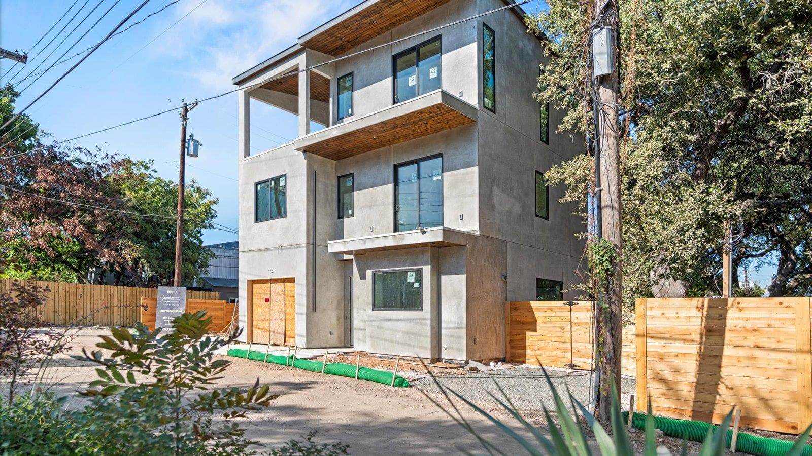 107 W Johanna St  #A, B & C