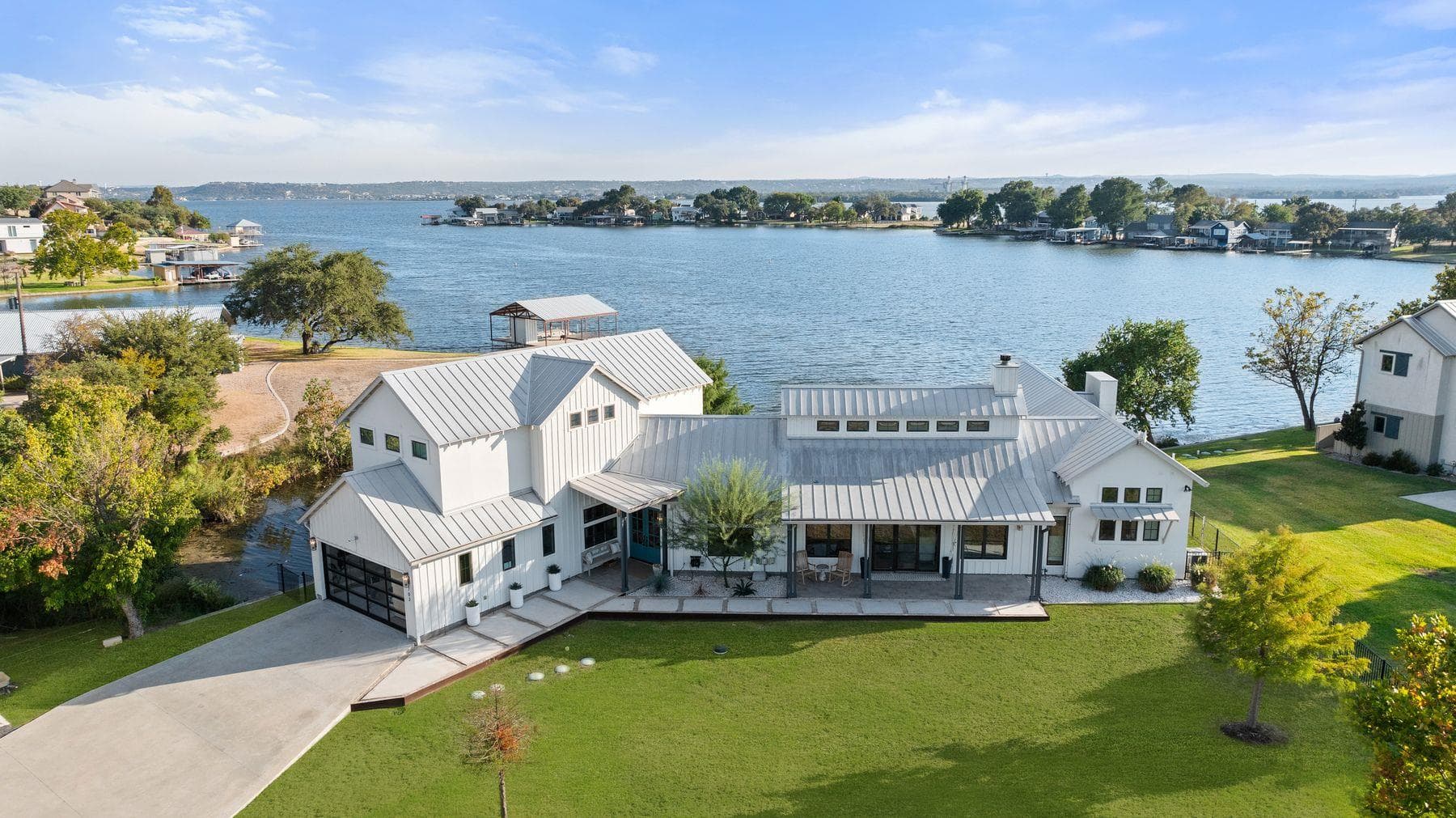 703 Woodland Hills Dr