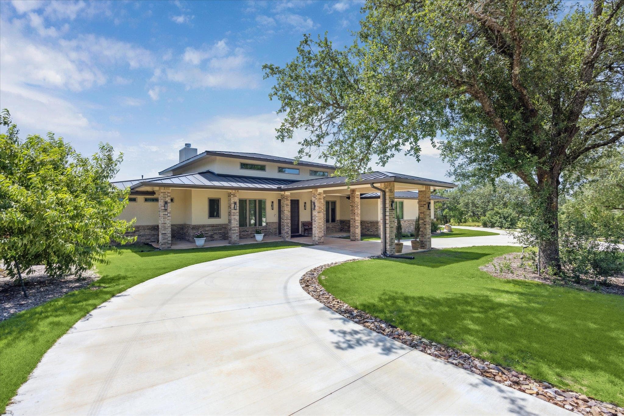 405  Spicewood Trails Dr