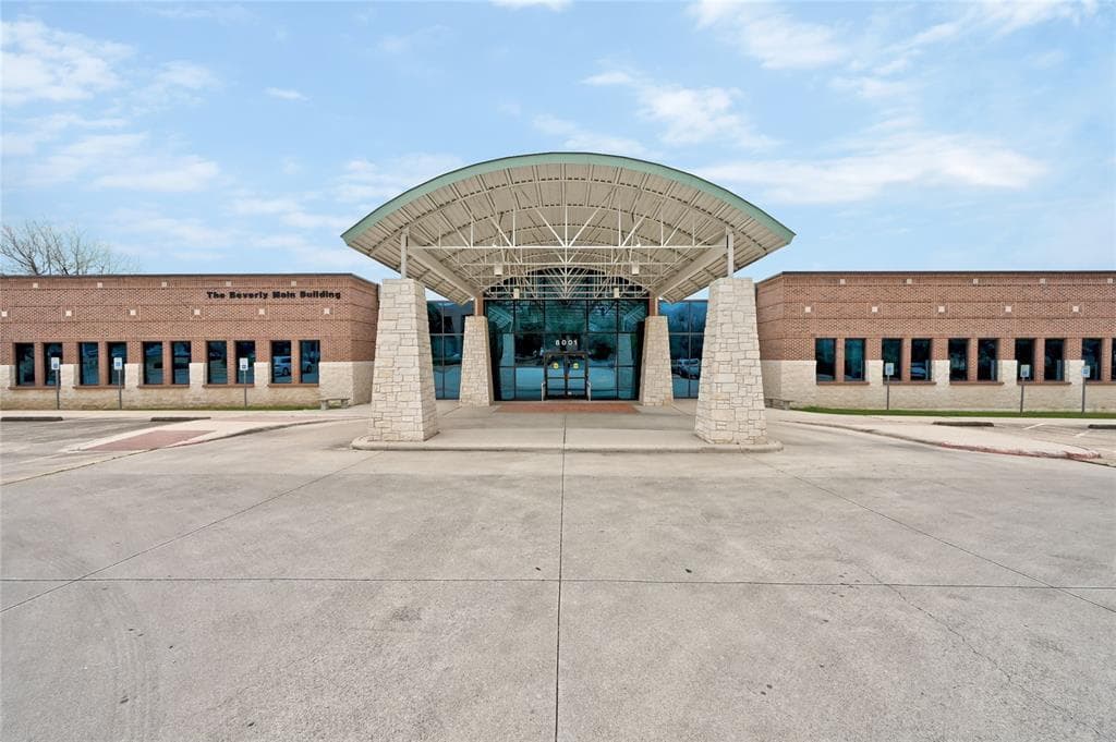 8001  Centre Park Dr  #120