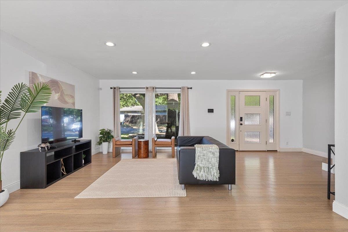 5313  Harvest Ln