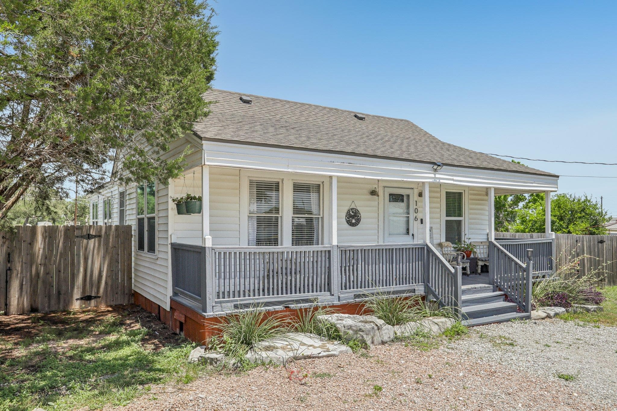 106  County Road 425 None