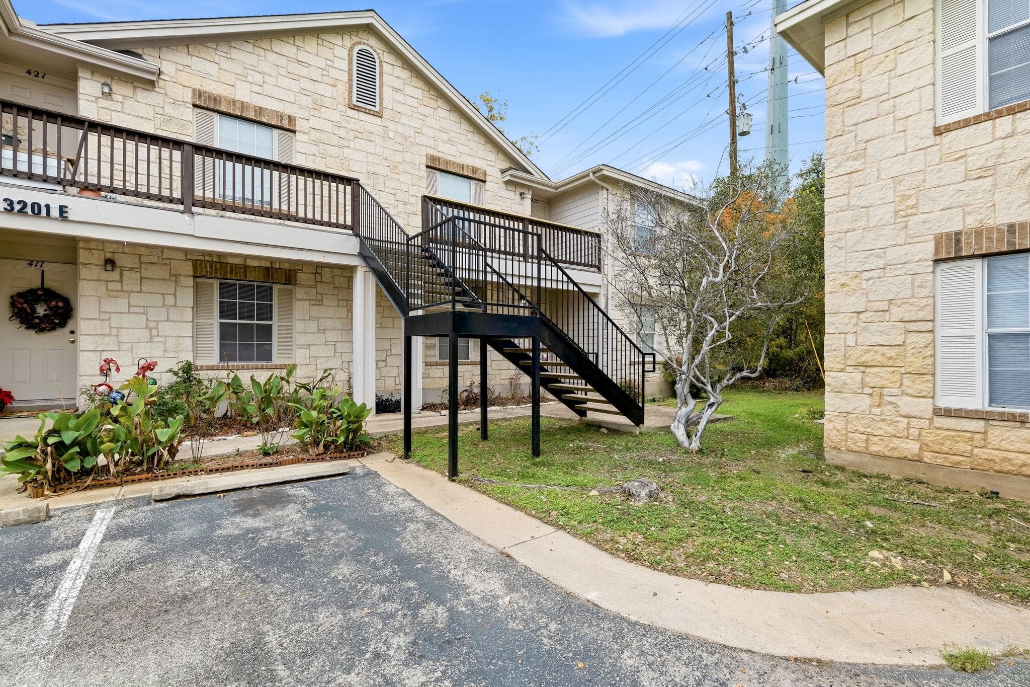 3201E  EL SALIDO Pkwy  #422