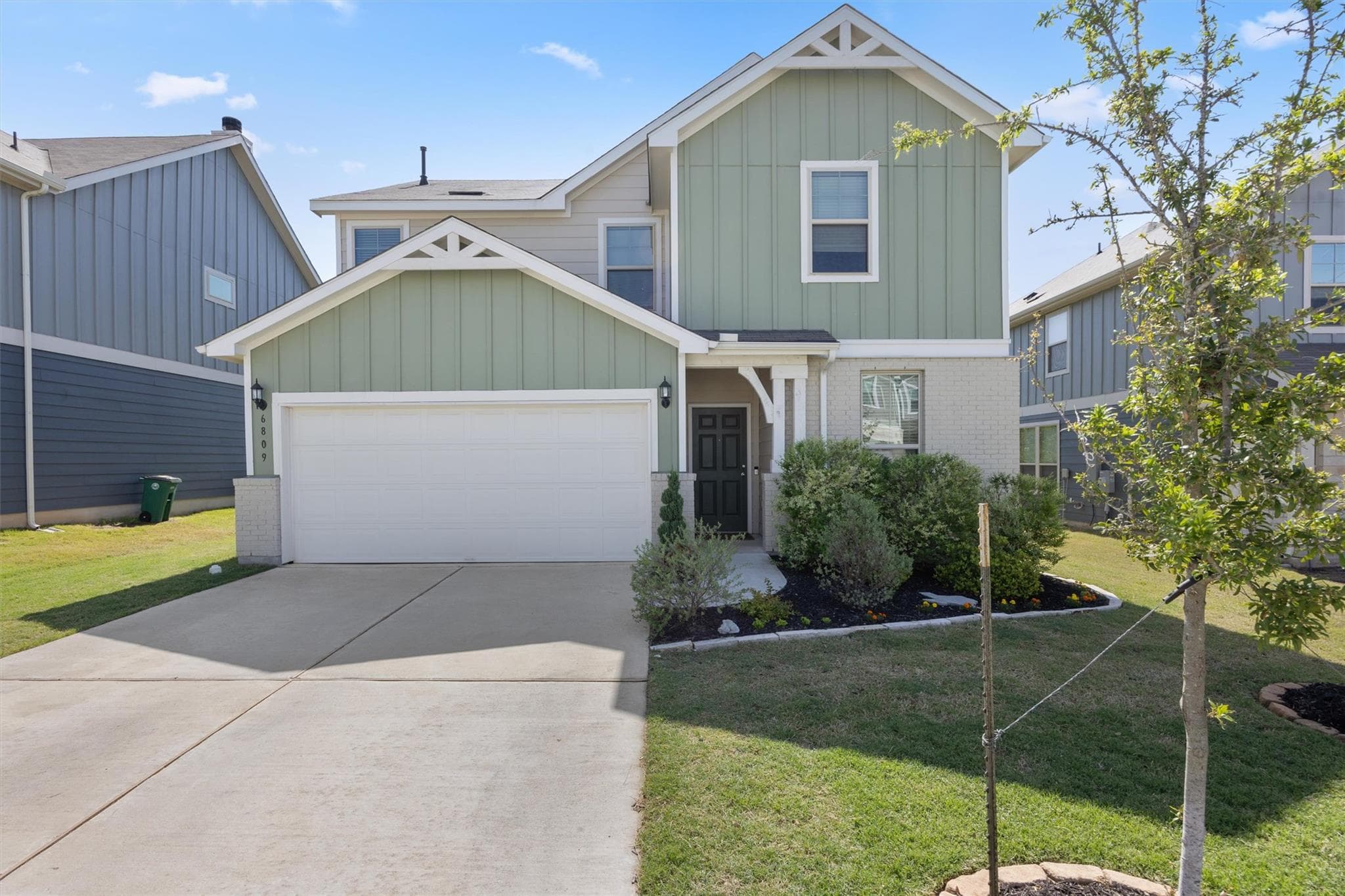 6809  Ellsworth Walk