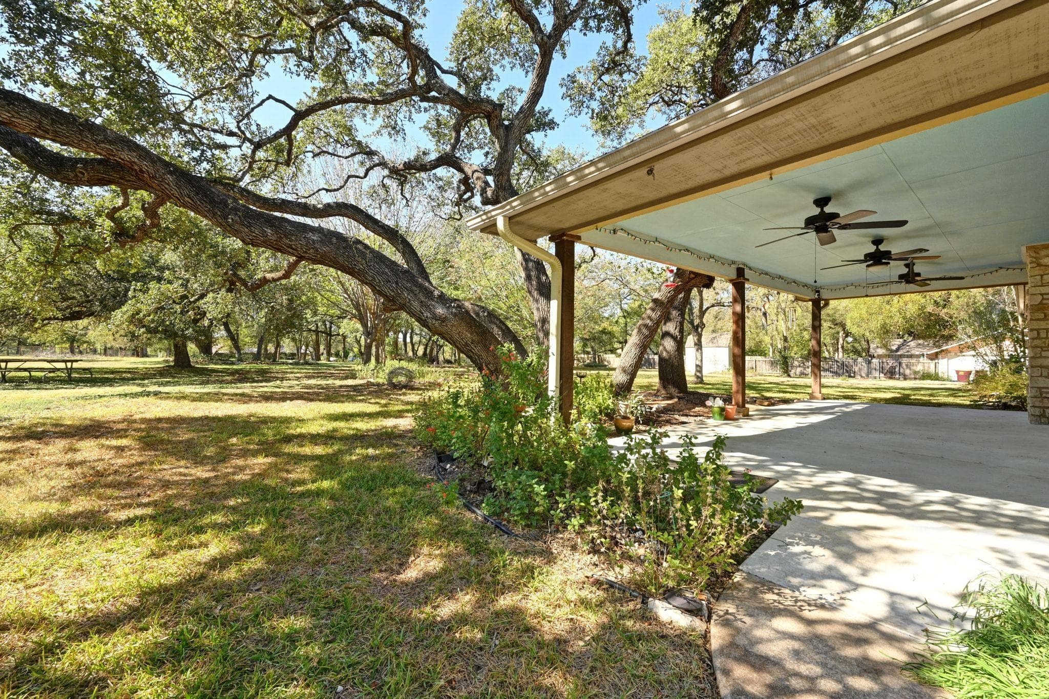 207  Leisurewoods Dr