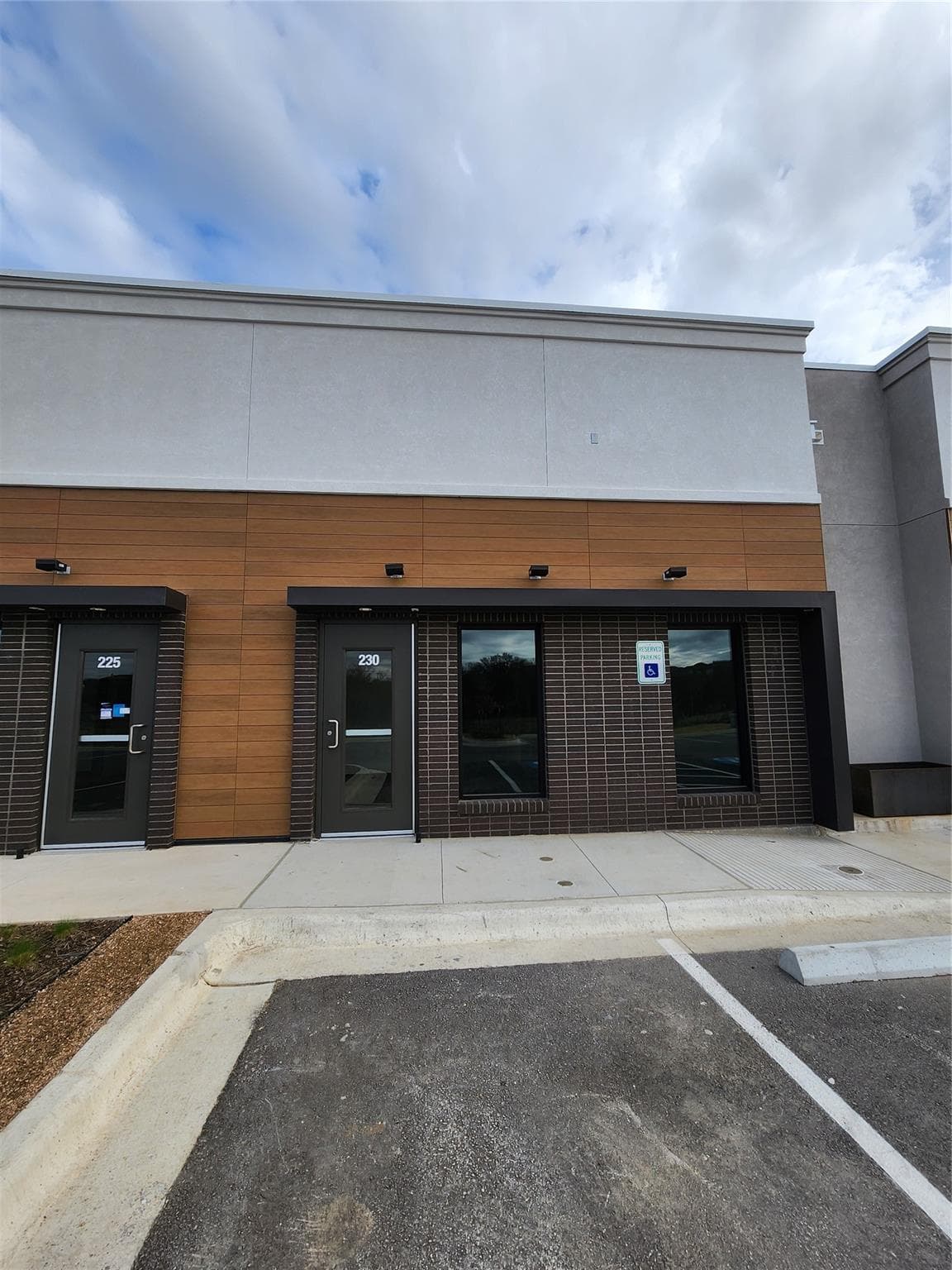 2261  GATTIS SCHOOL RD Rd  #230