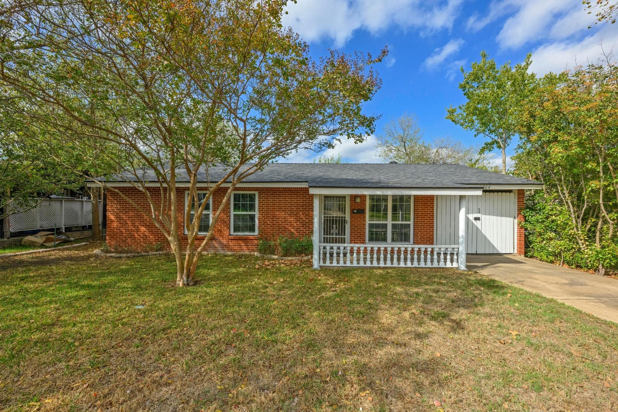 5704  Cedardale Dr