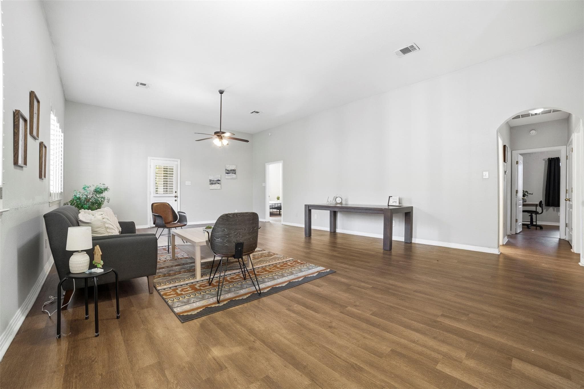 409 E Austin Ave