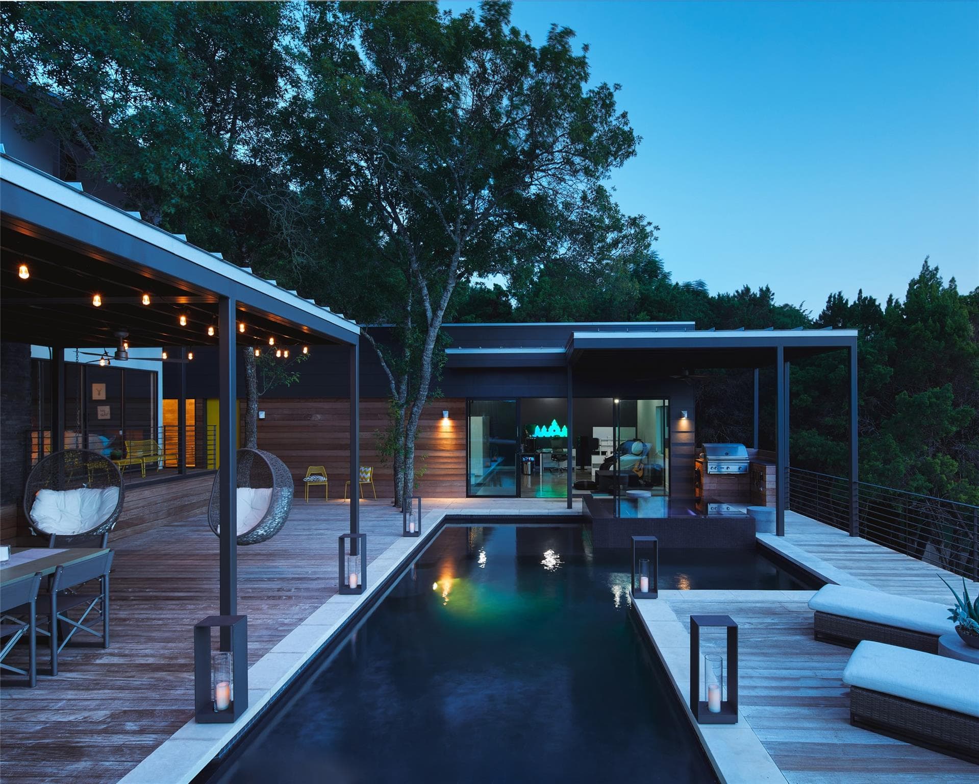 4713  Via Media None