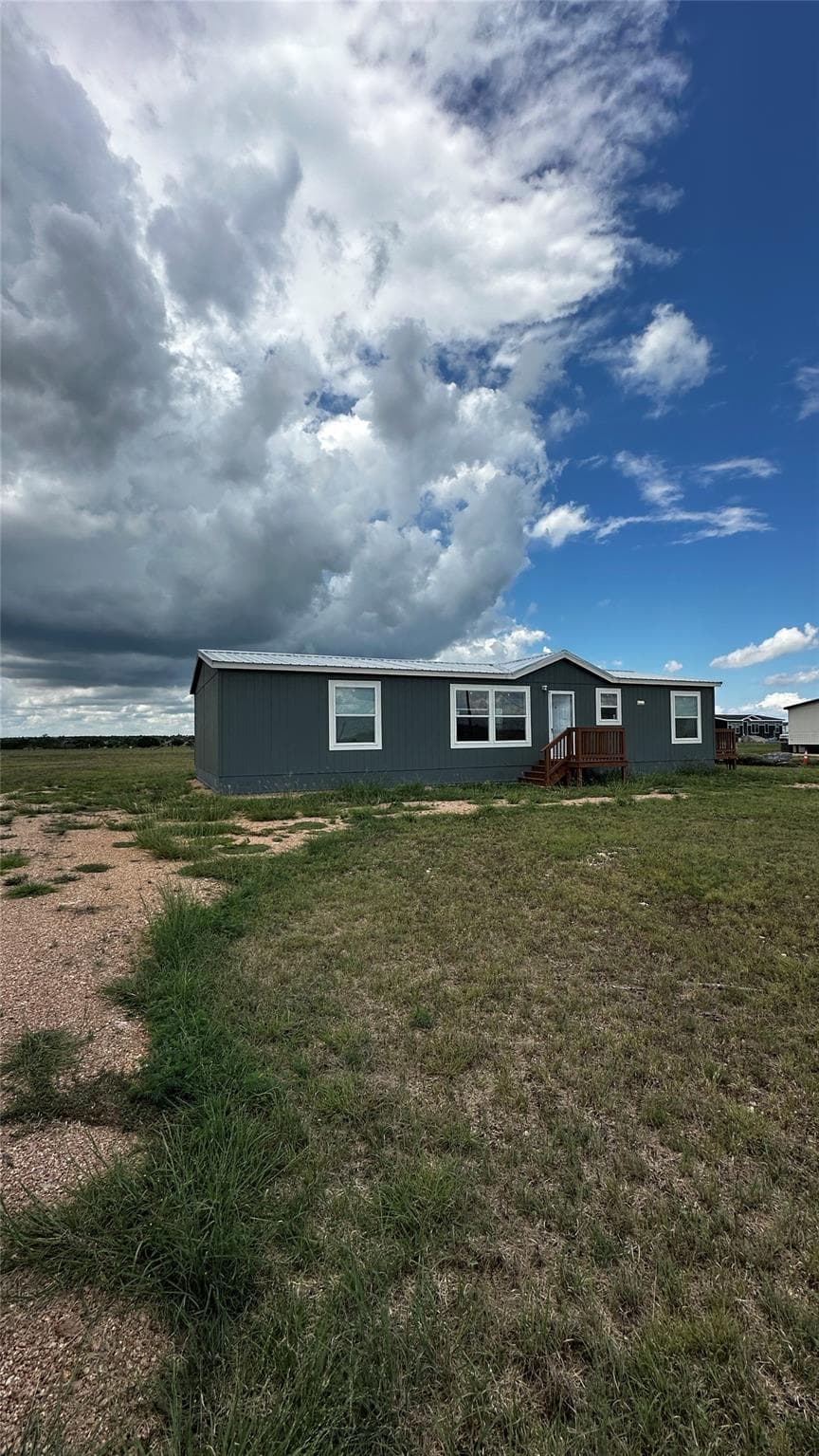 136  Caliza Dr