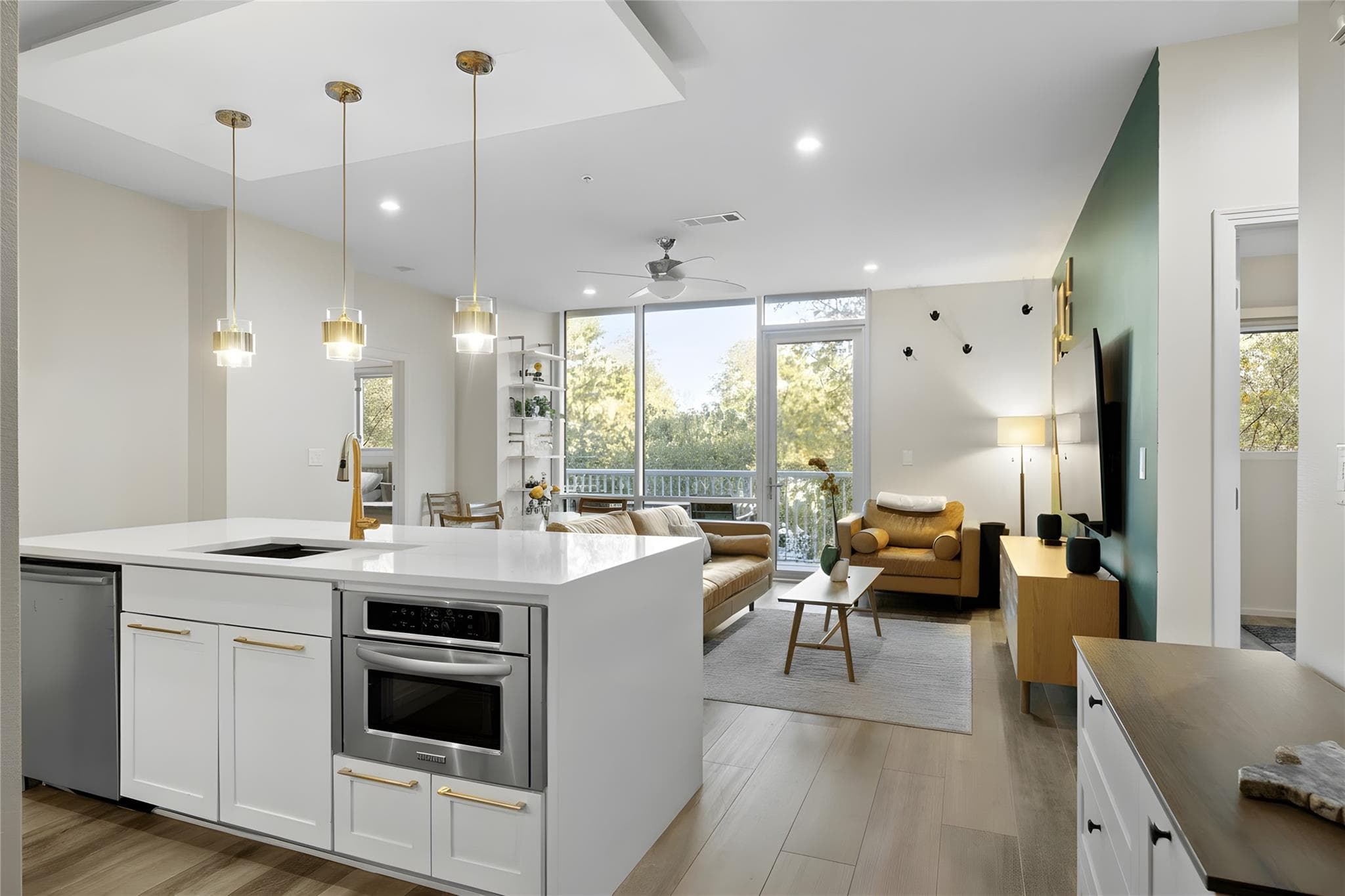 1600  Barton Springs Rd  #4205