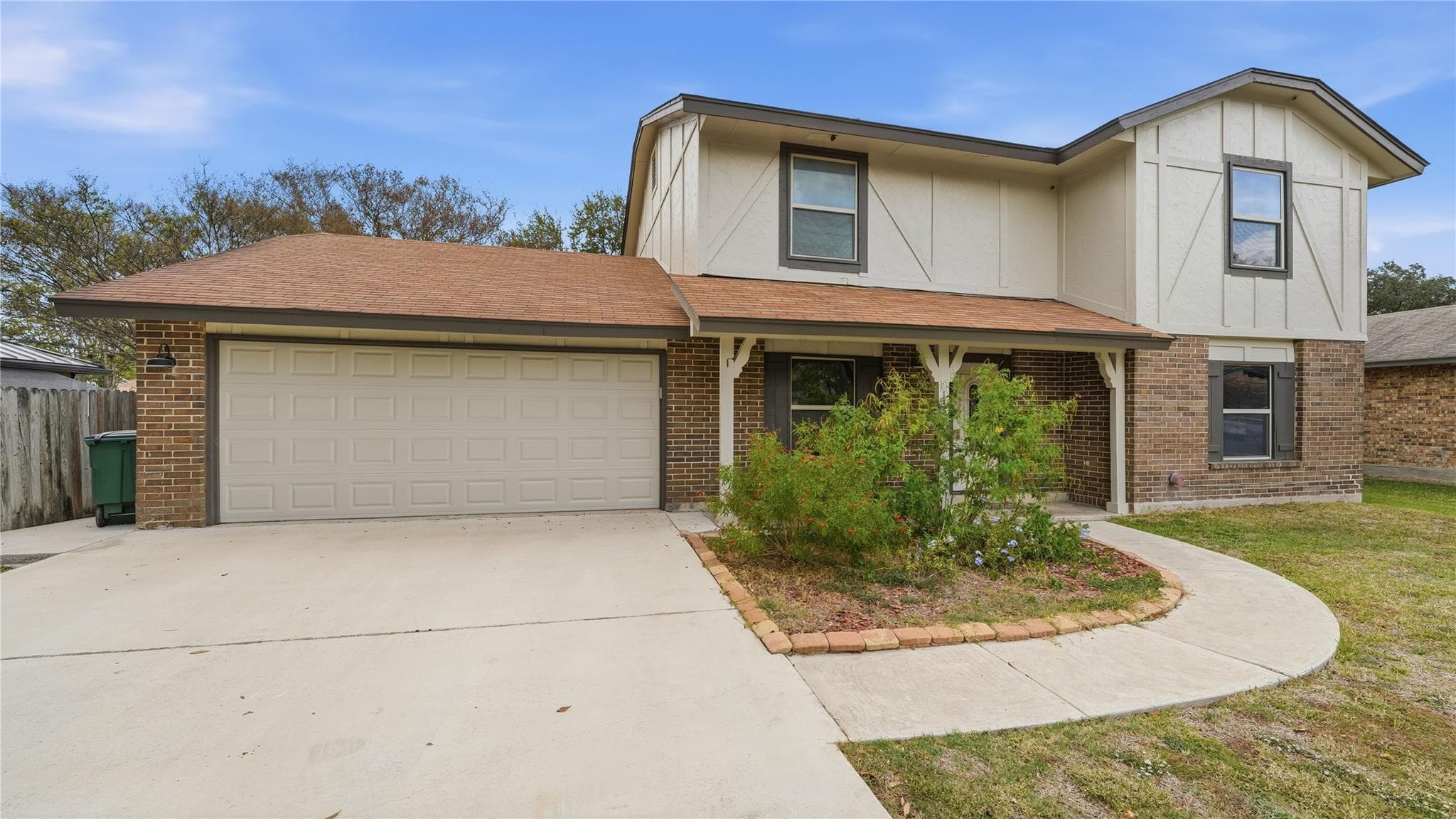 13811  Sunny Glen None