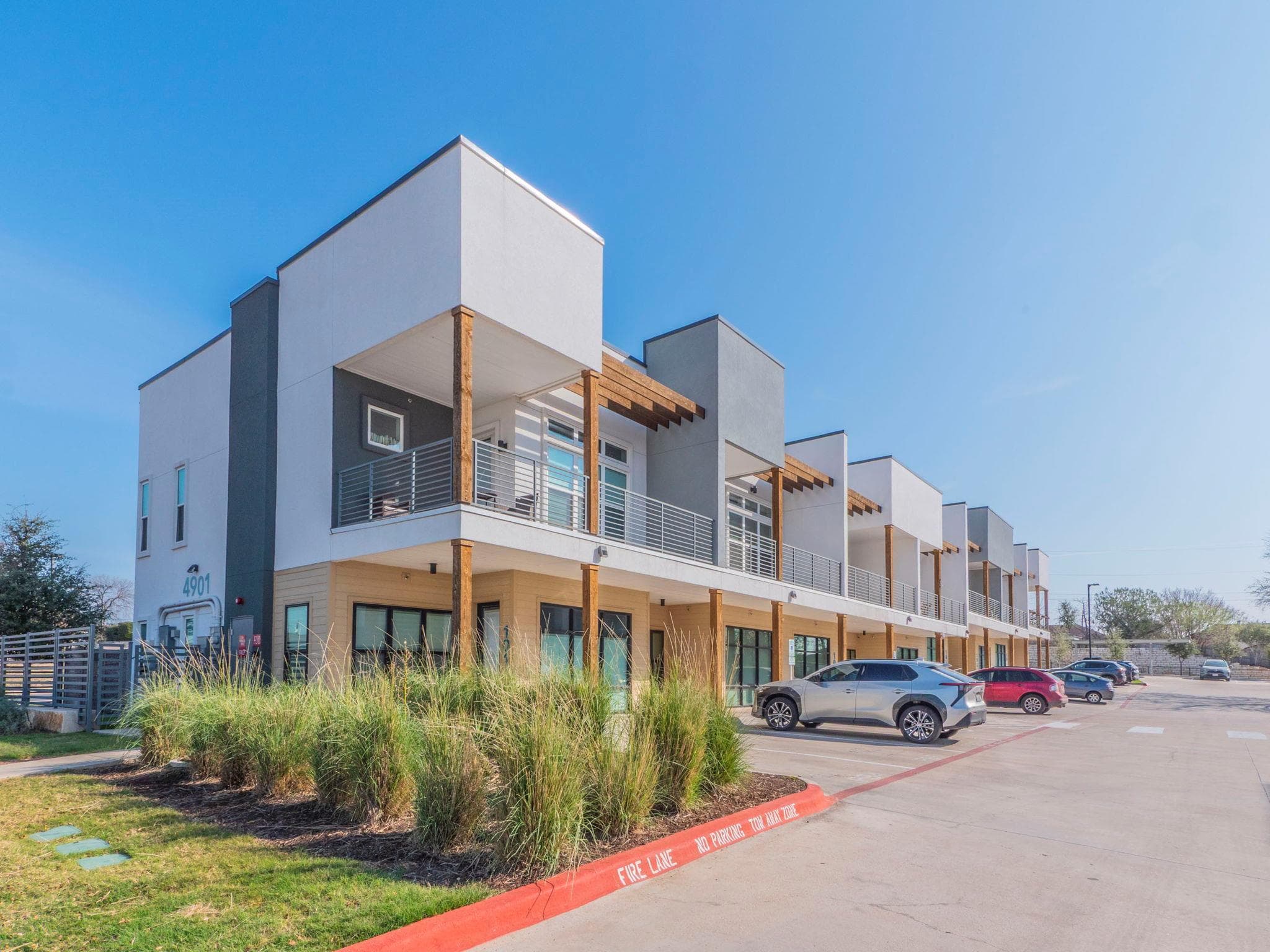 4901  Springdale Rd  #103