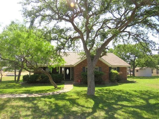 220 W Lakecrest Dr