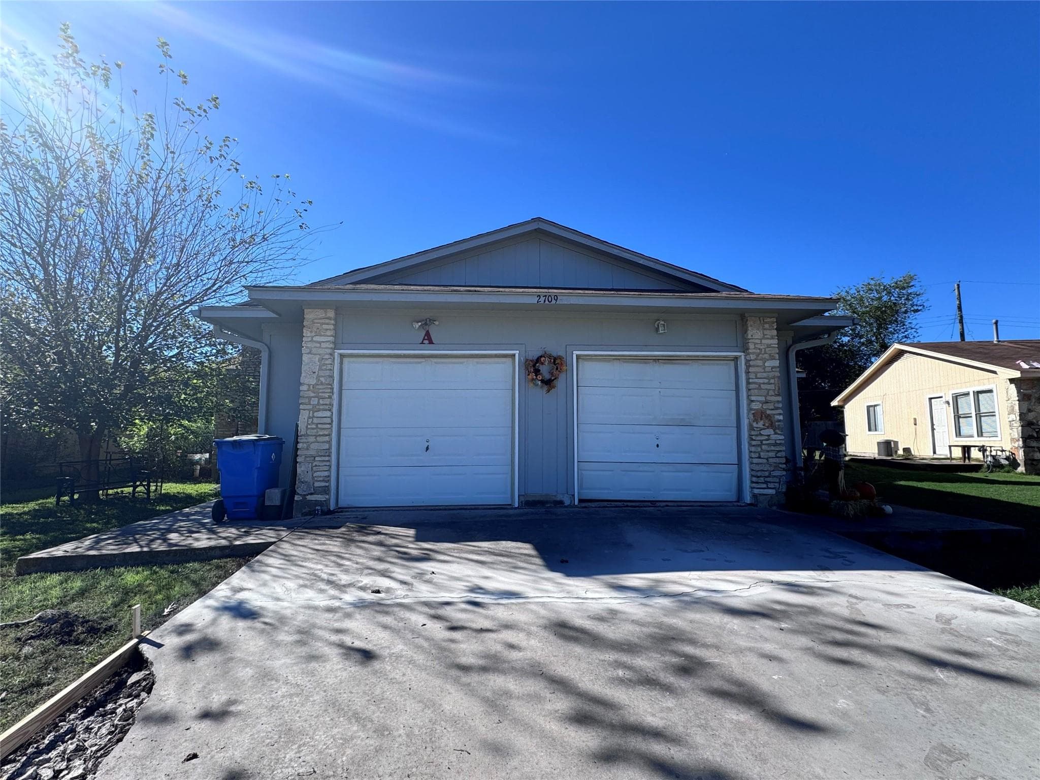 2709  Sunny Ln