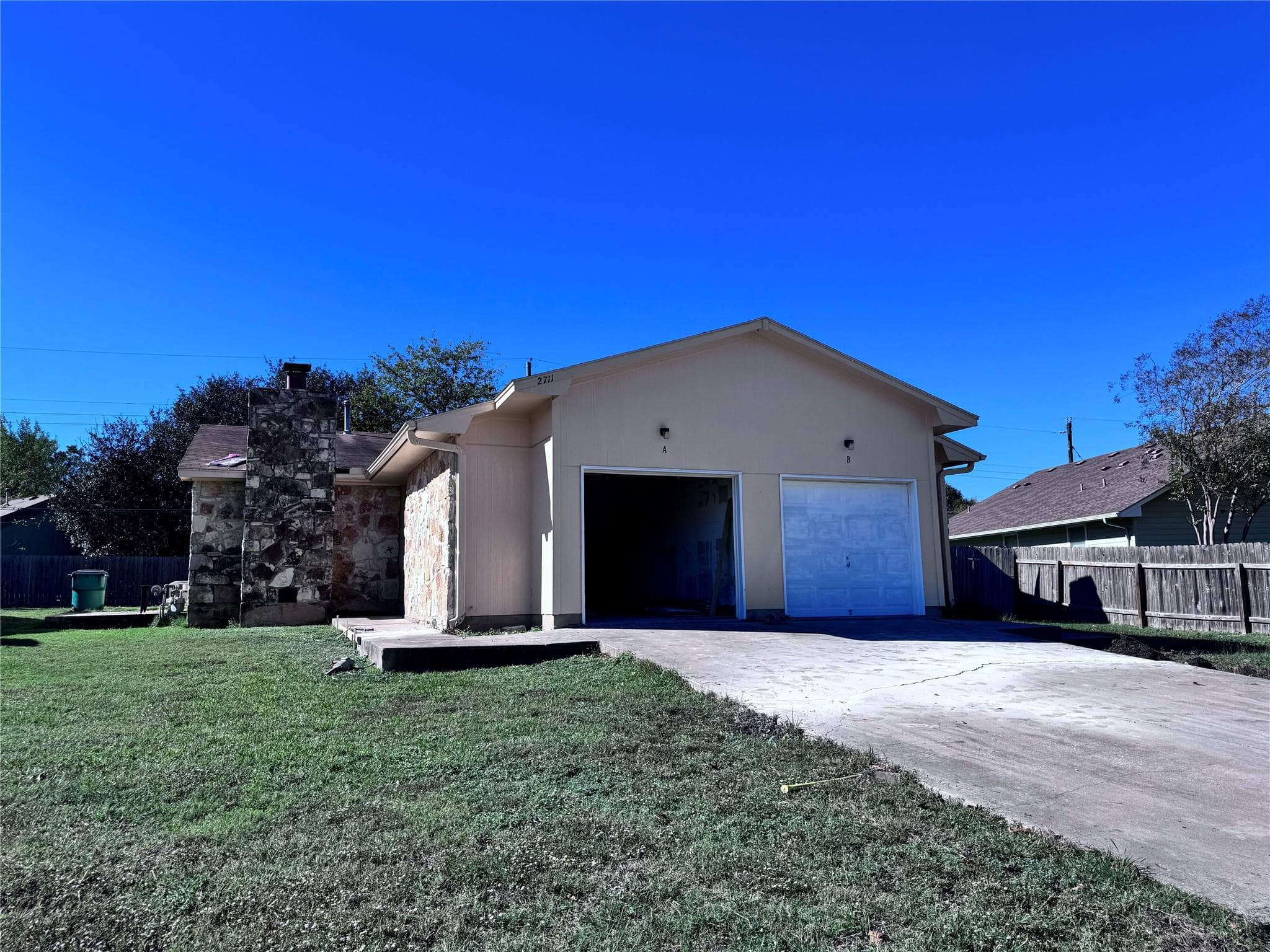 2711  Sunny Ln
