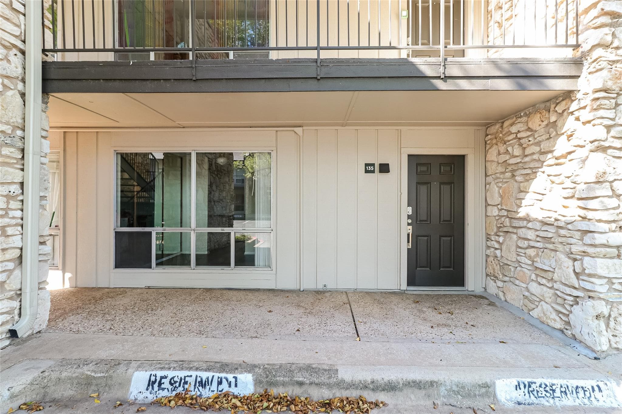 500 E Riverside Dr  #135