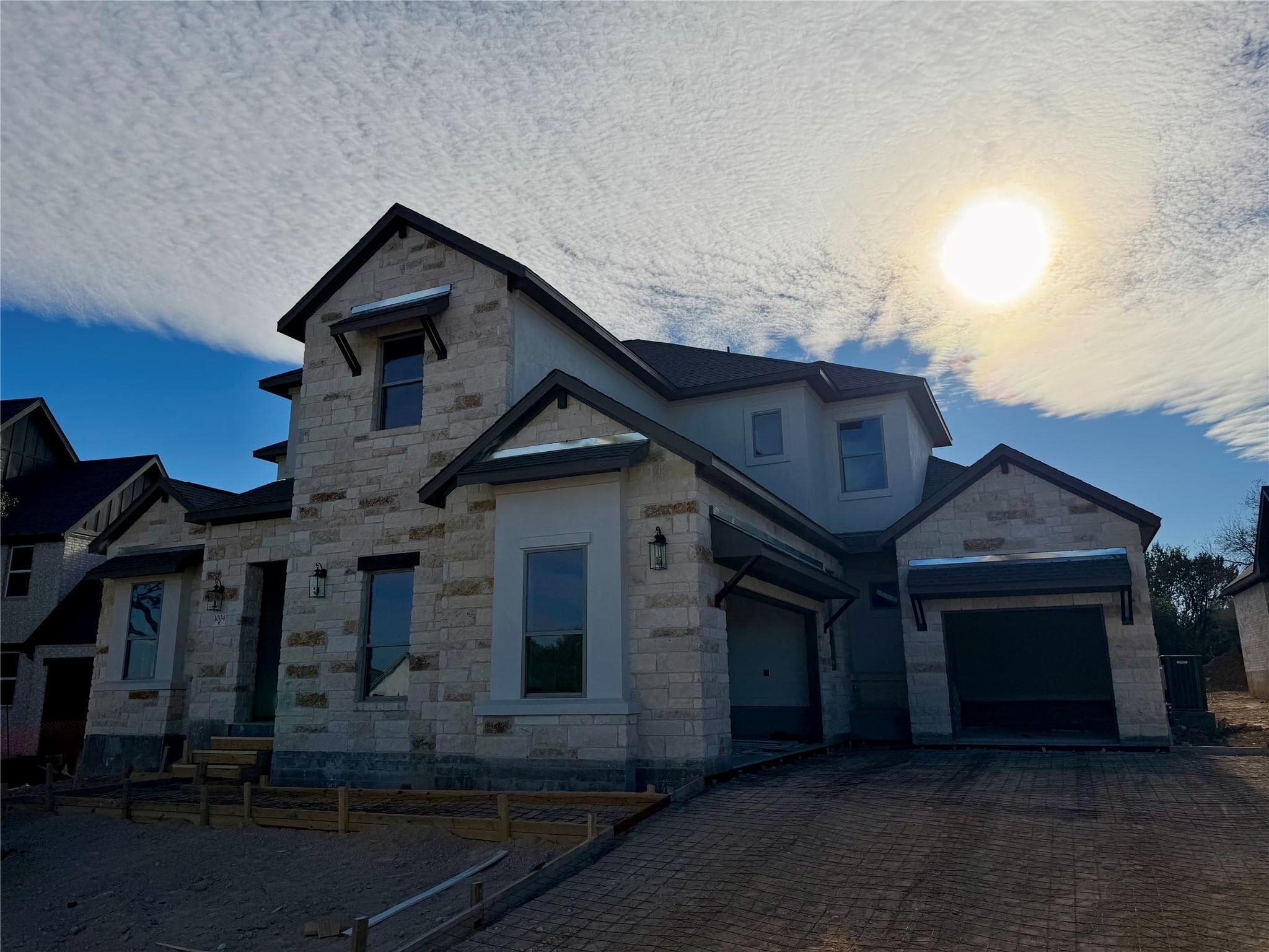 1004  Twisted Tarpley Ln