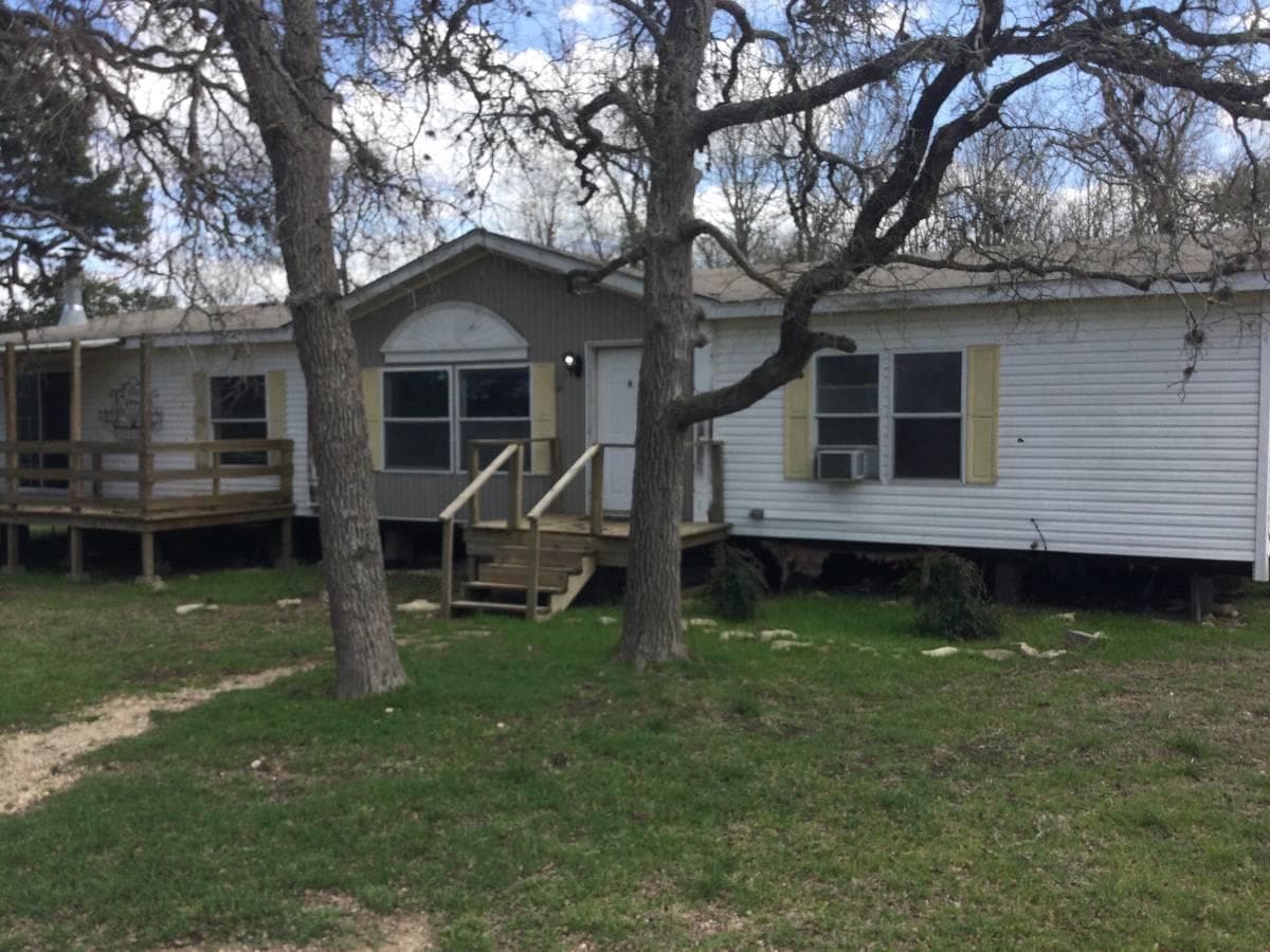 250  Rolling Oaks Dr