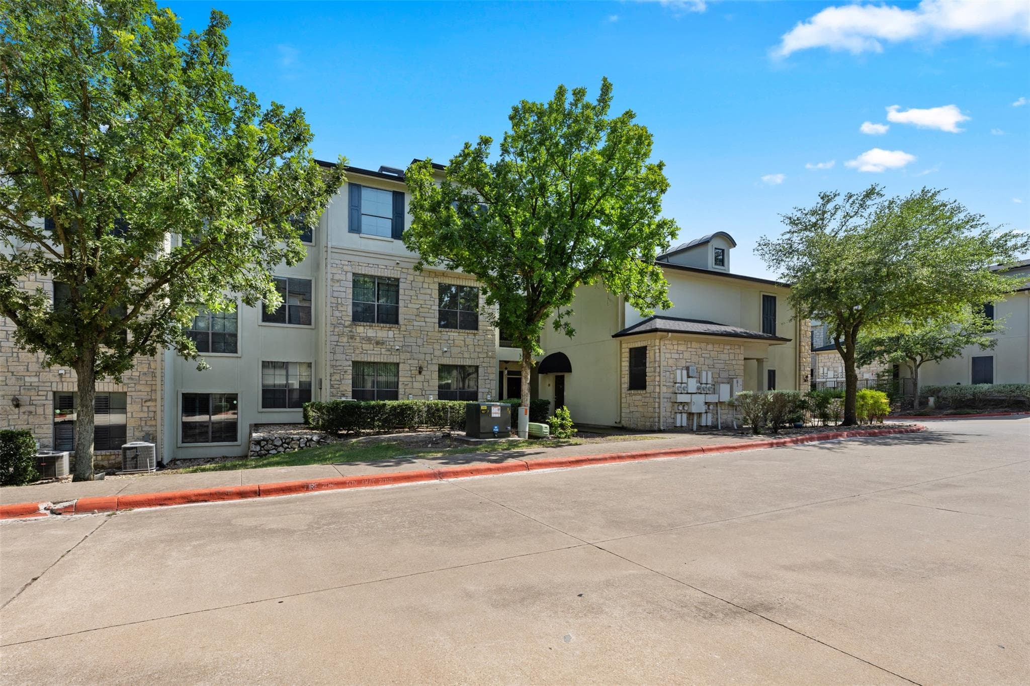 7701 Rialto Blvd #1433