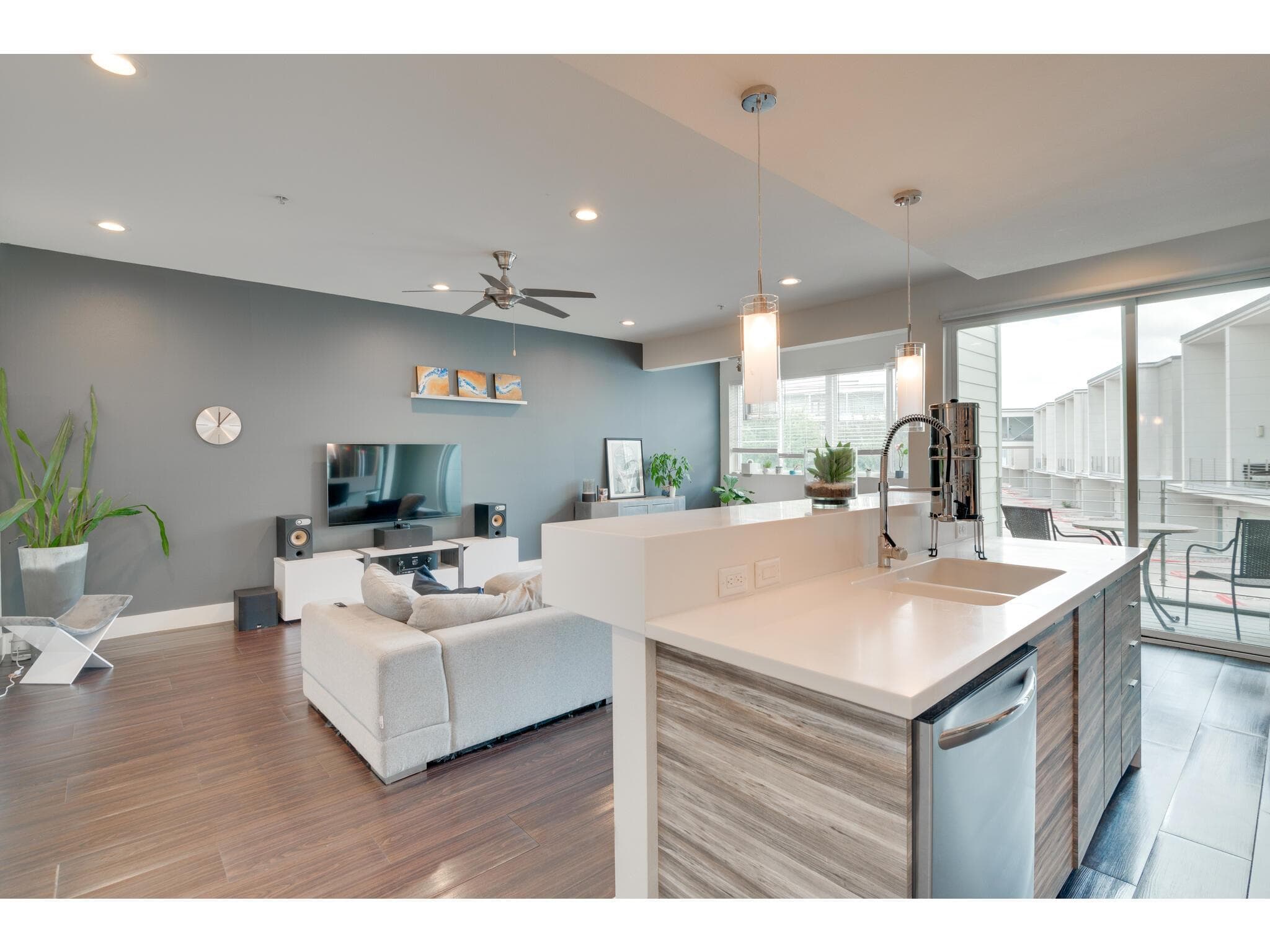 604 N Bluff Dr  #125