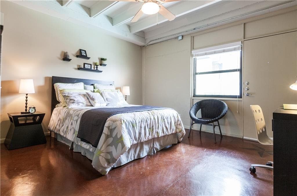 2408  Leon St  #206