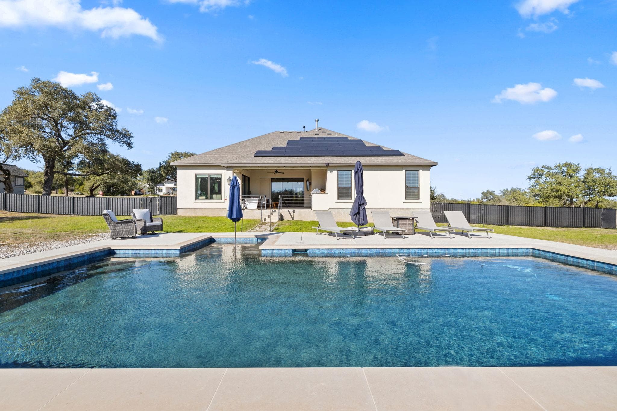 225  Spicewood Trails Dr